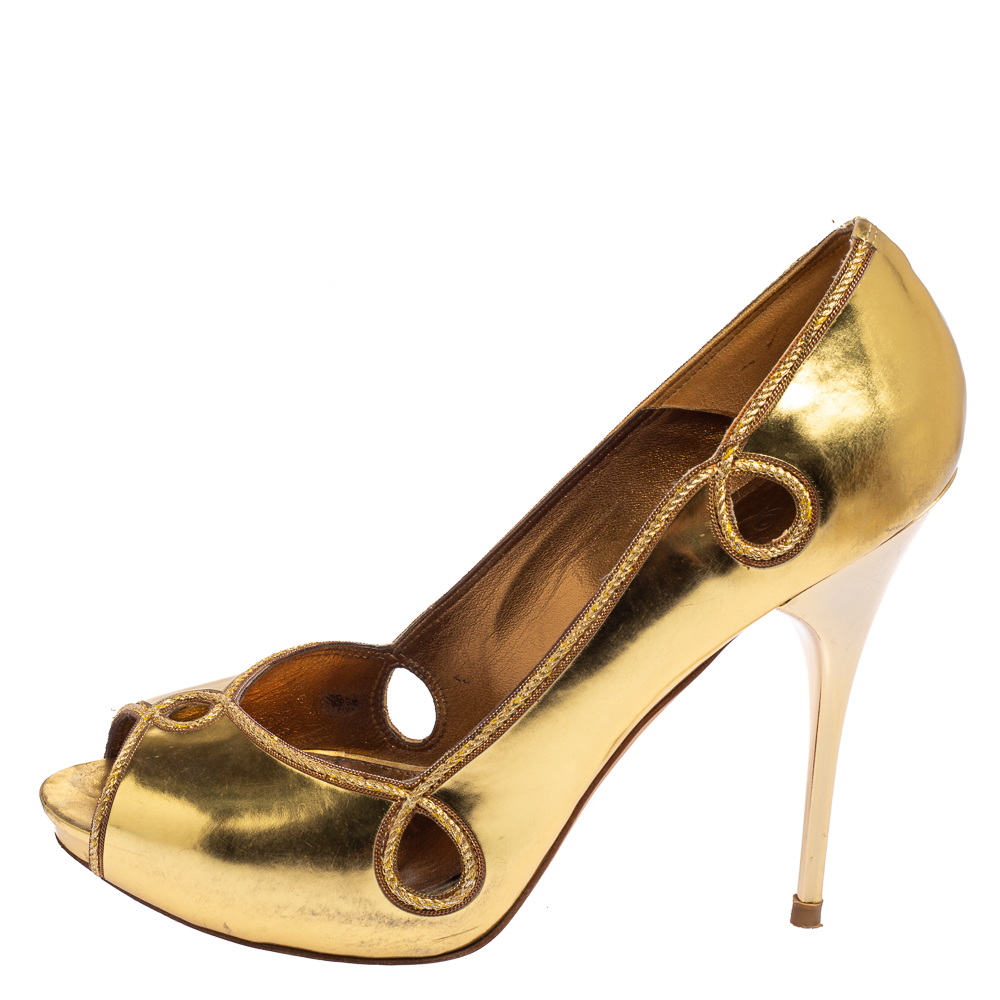 

Alexander McQueen Gold Leather Peep Toe platform Pumps Size