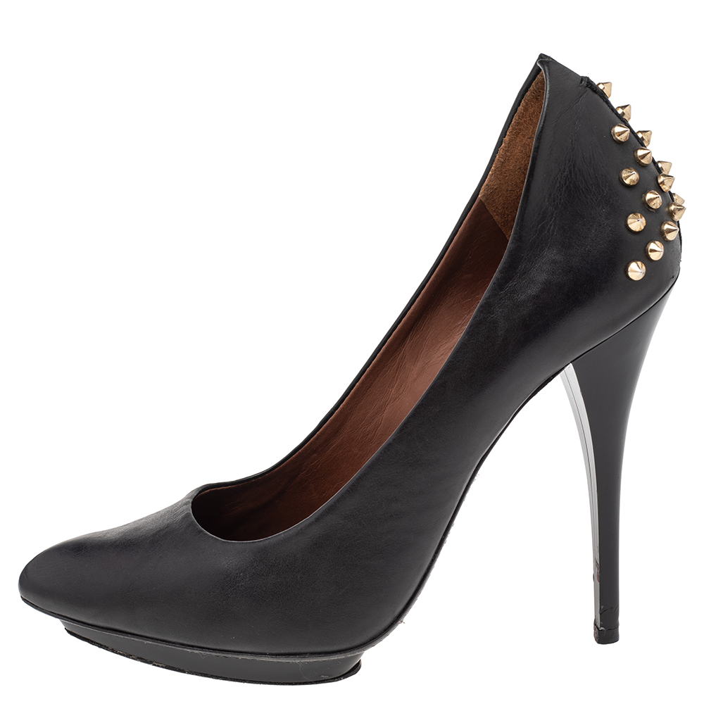 

Alexander McQueen Black Leather Spike Pointed Toe Pumps Size