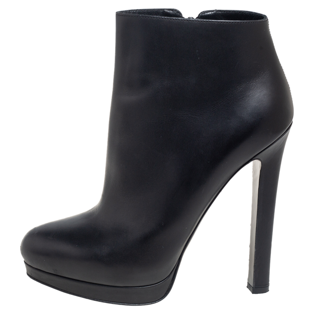 

Alexander McQueen Black Leather Platform Ankle Boots Size