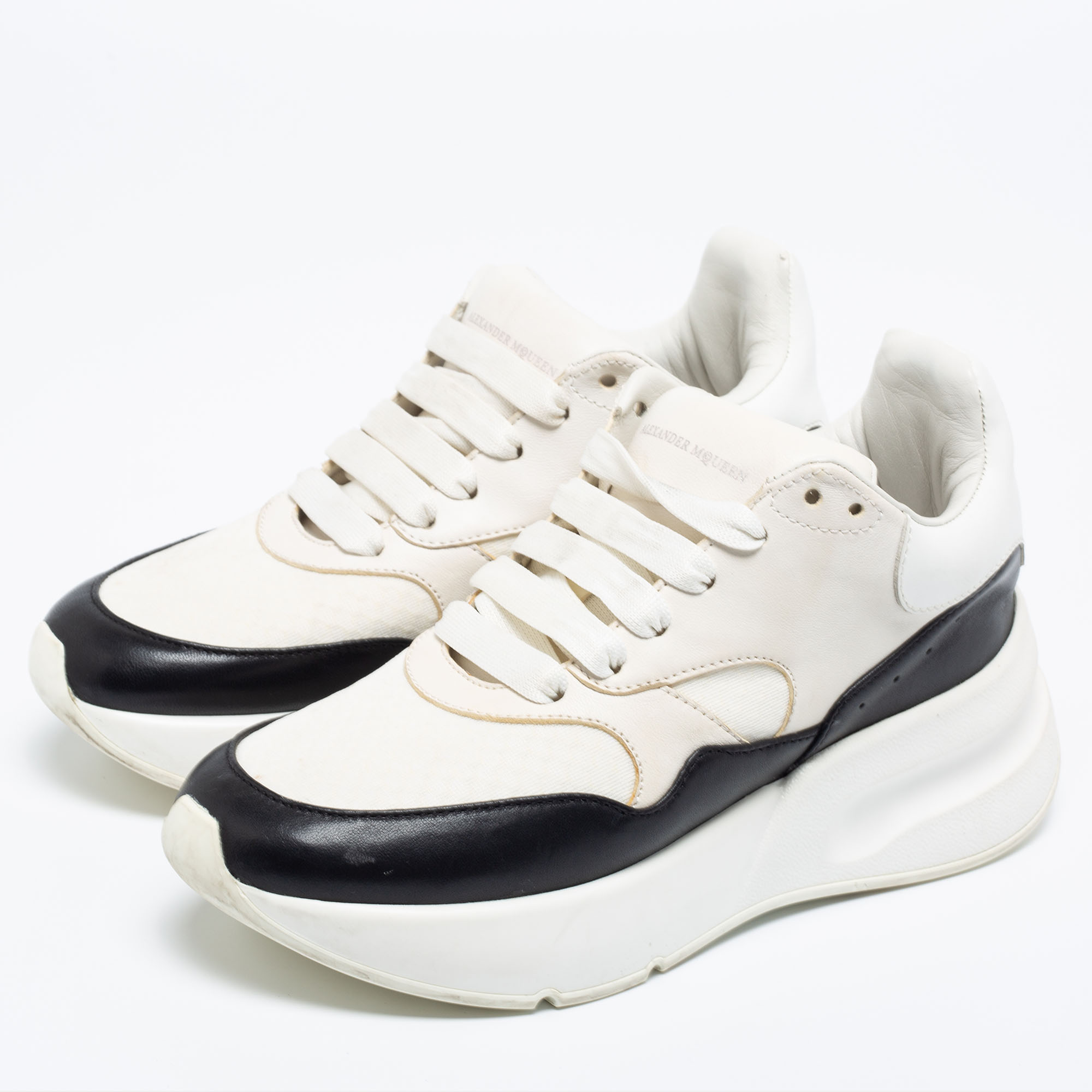 

Alexander McQueen White/Black Leather Oversized Runner Low-Top Sneakers Size