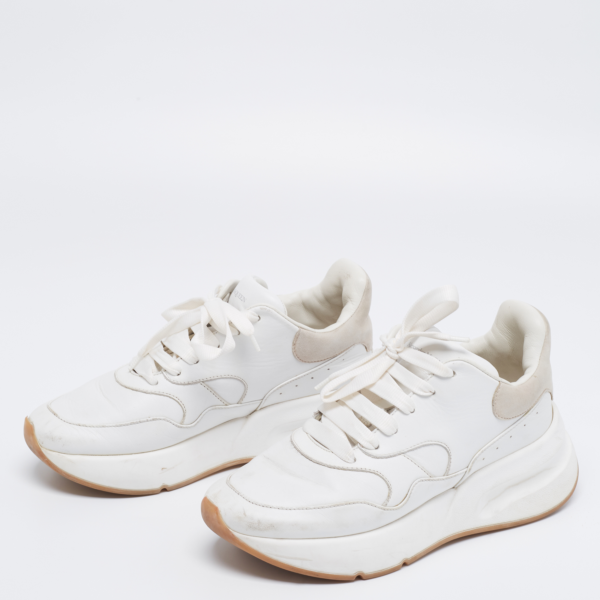 

Alexander McQueen White/Grey Leather And Suede Lace Up Sneakers Size