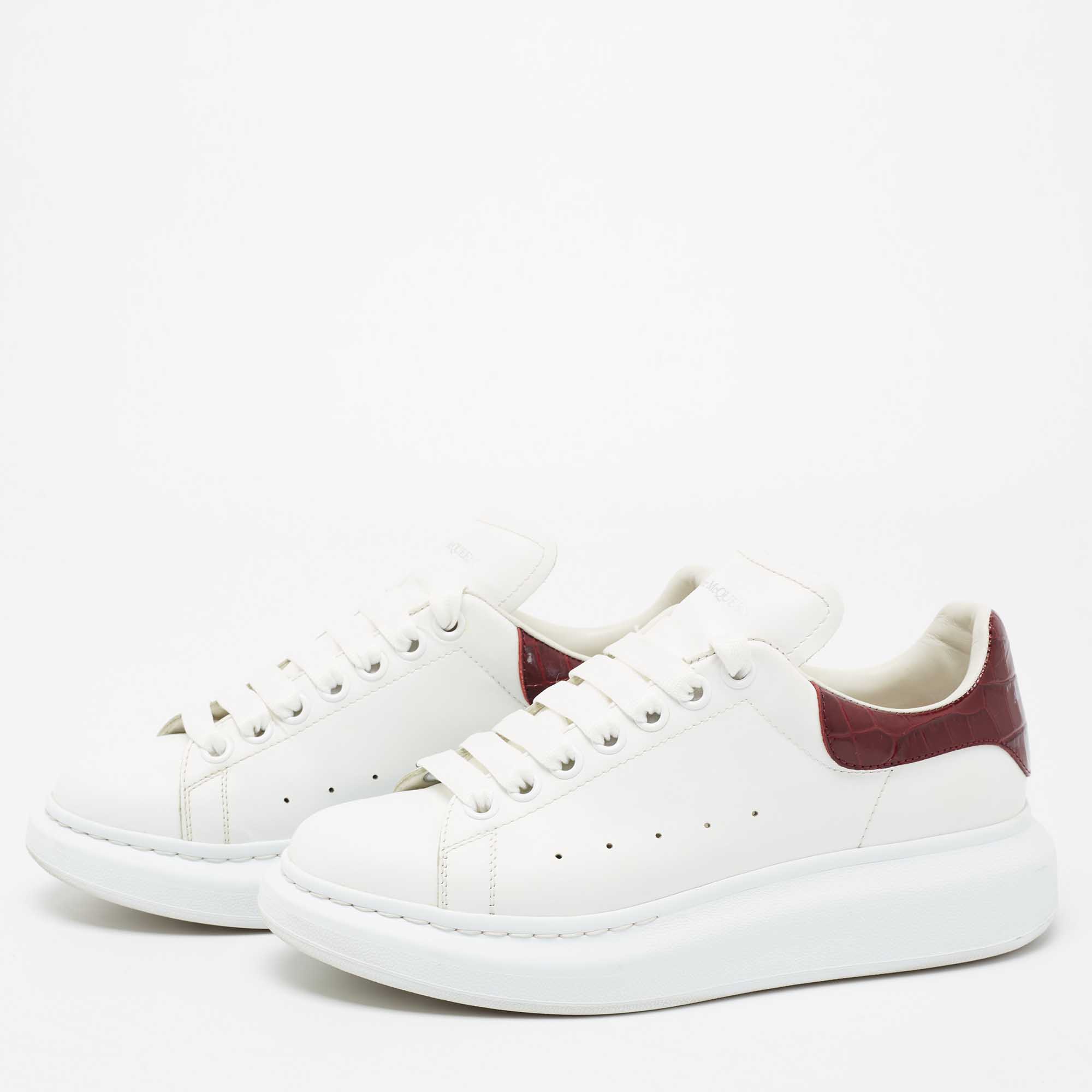 

Alexander McQueen White/Burgundy Croc Embossed Leather Larry Low Top Sneakers Size