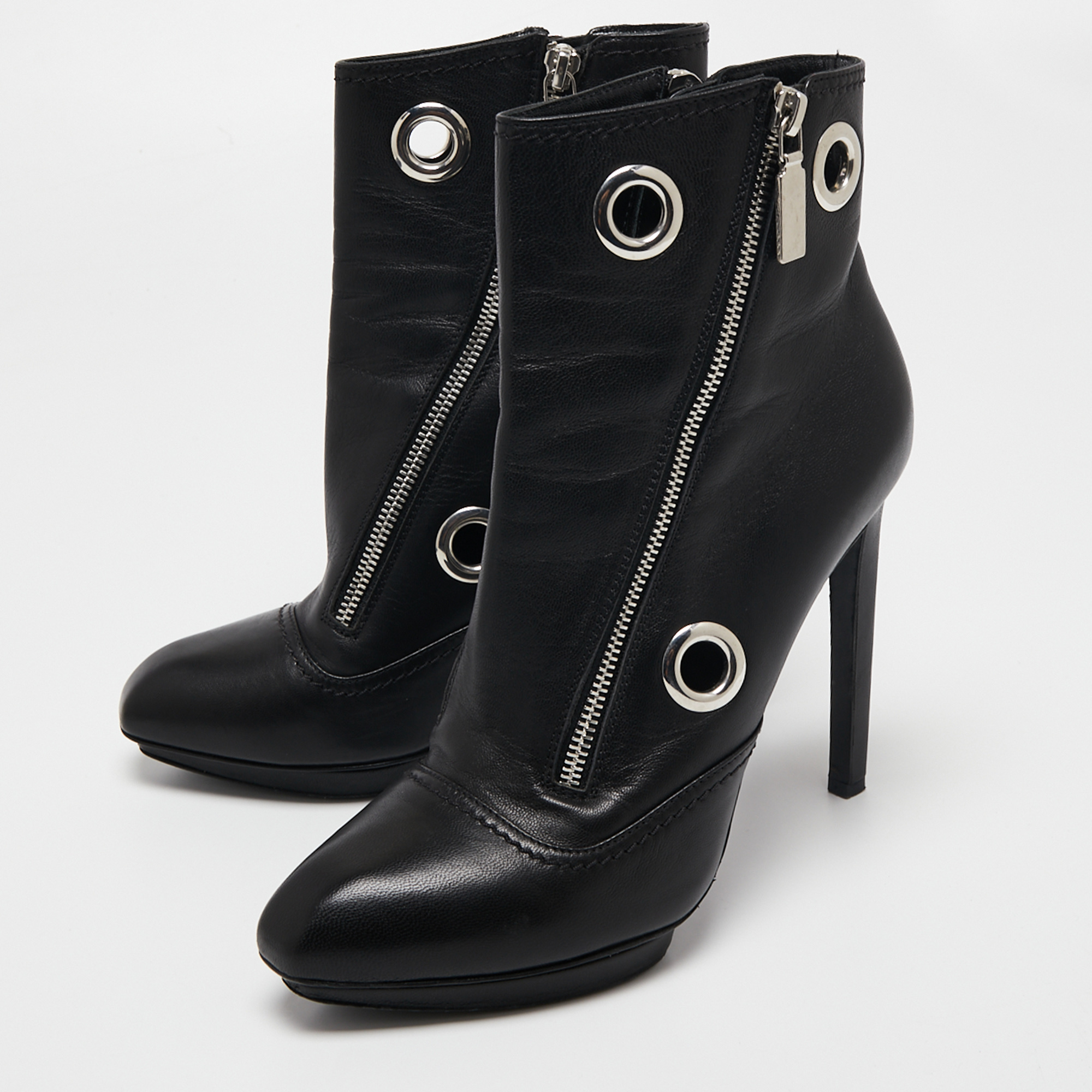 

Alexander McQueen Black Leather Eyelet Detail Ankle Boots Size
