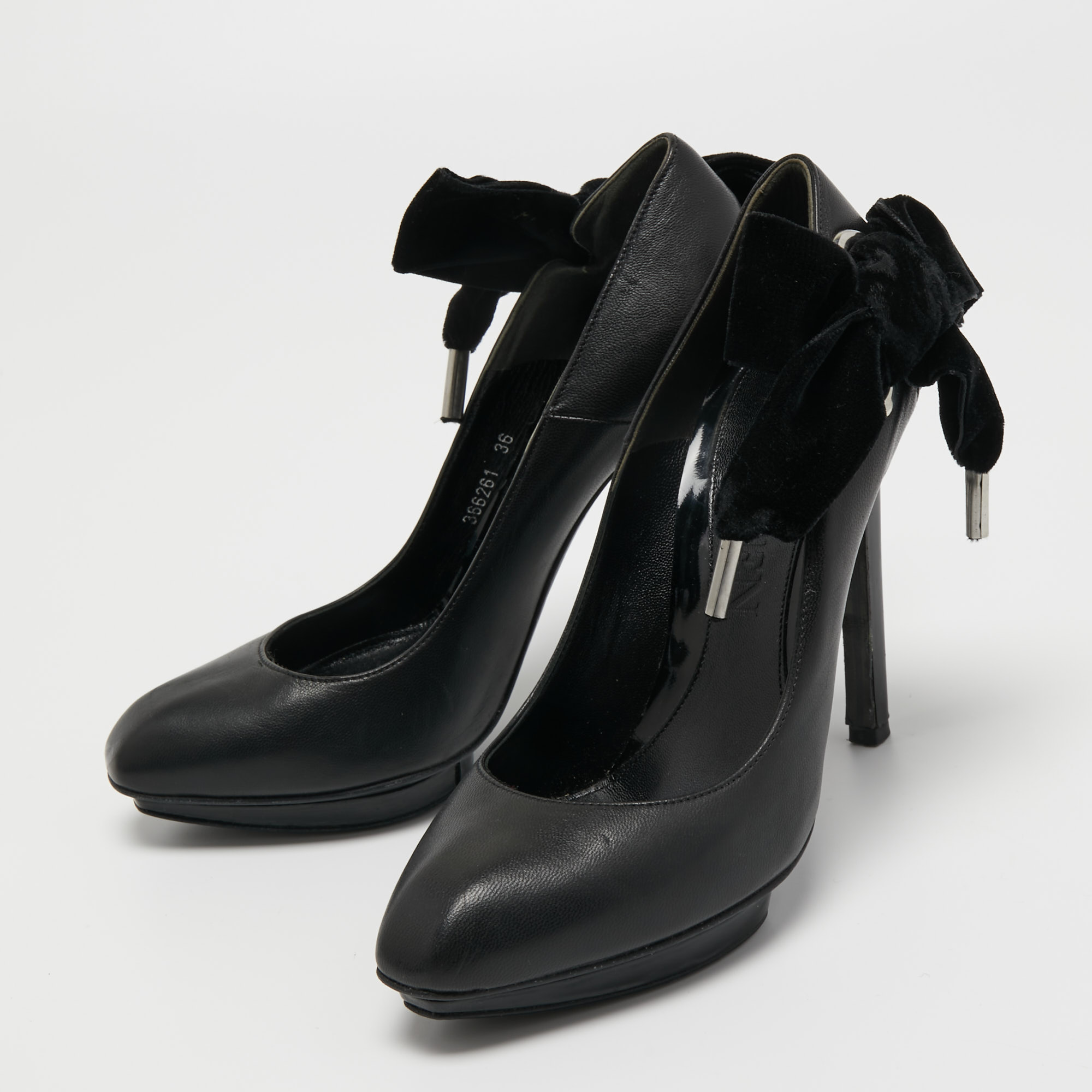 

Alexander McQueen Black Leather Platform Pumps Size