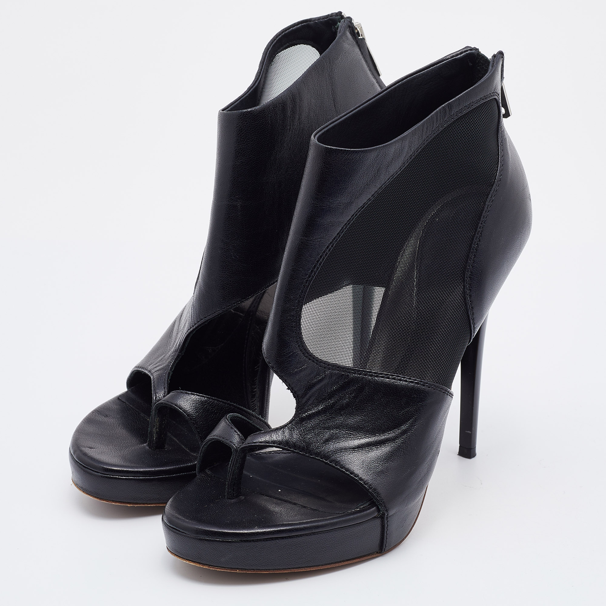 

Alexander McQueen Black Leather and Mesh Toe Ring Booties Size