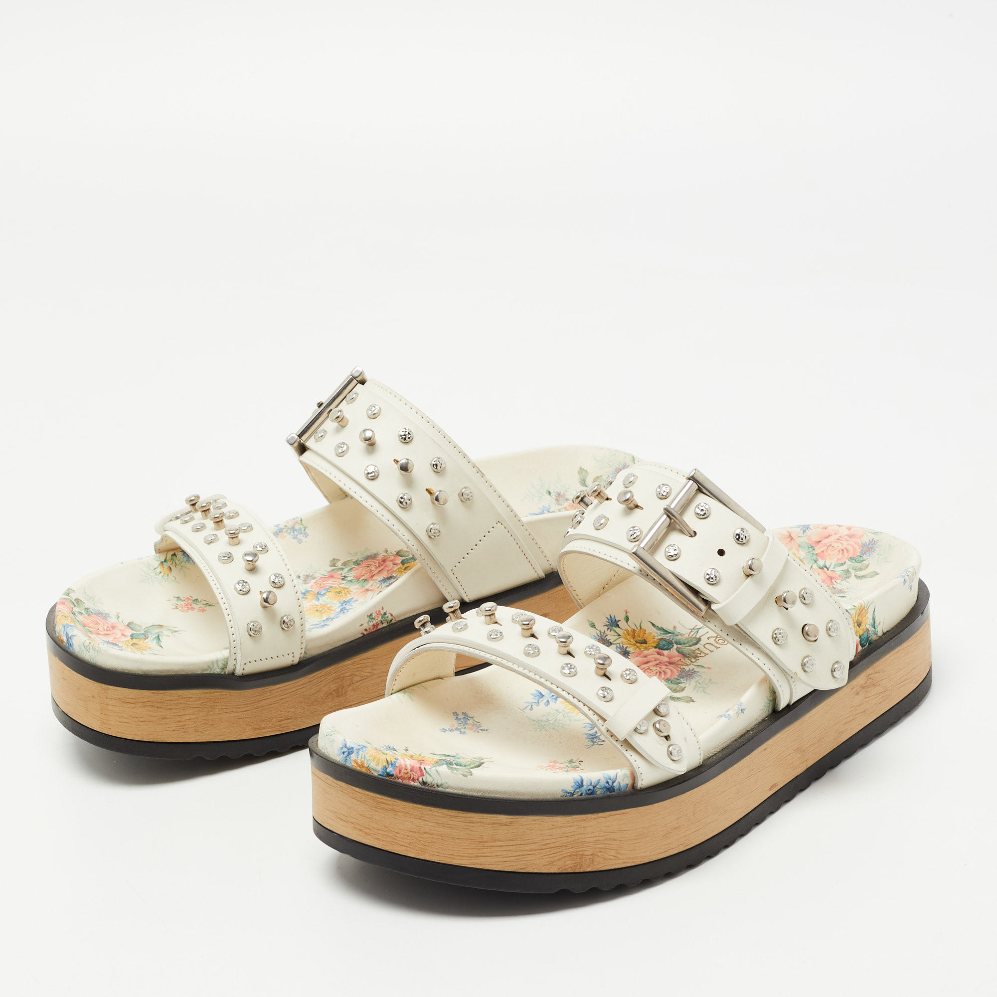 

Alexander McQueen Cream Leather Flower Print Flat Slides Size