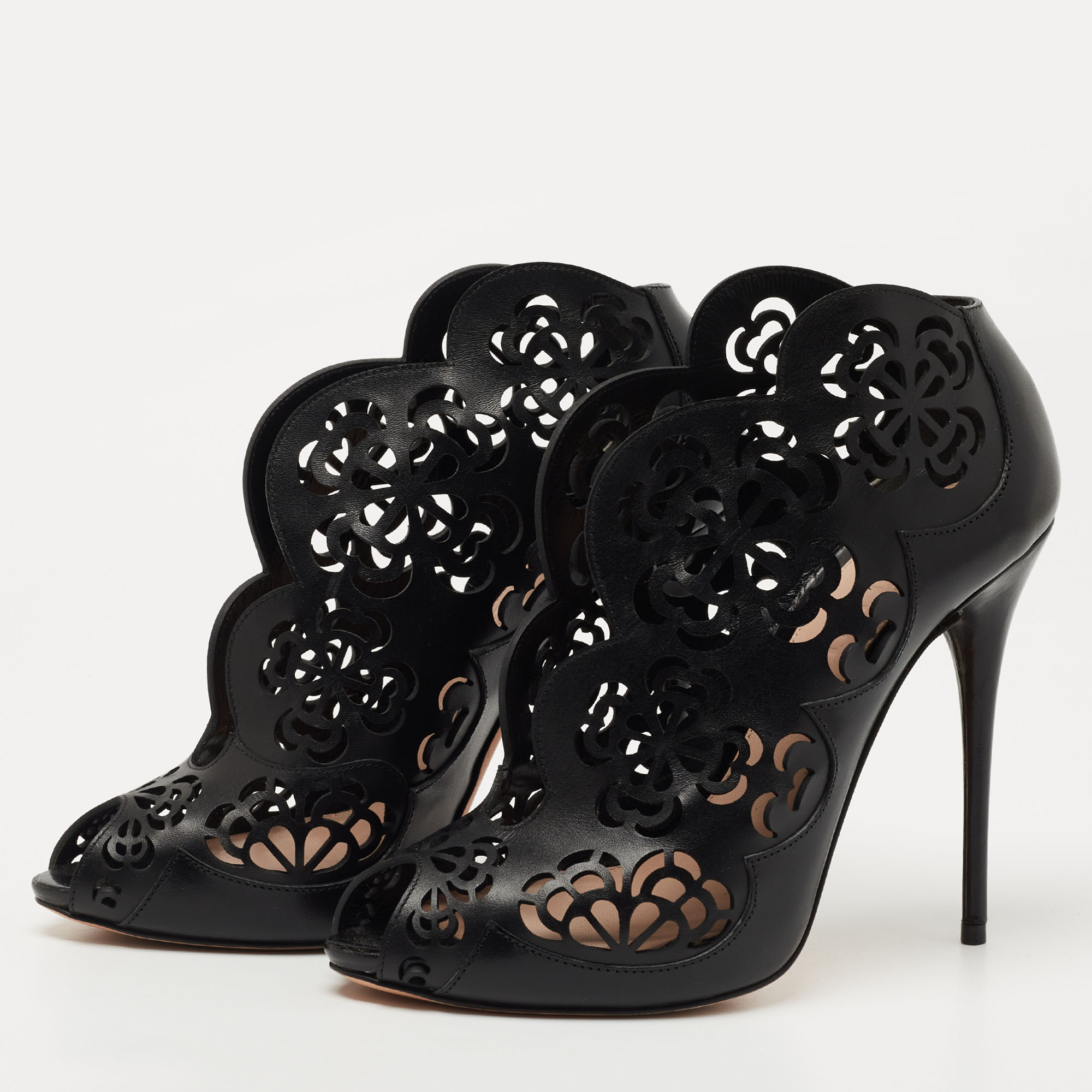 

Alexander McQueen Black Floral Laser Cut Leather Peep Toe Booties Size