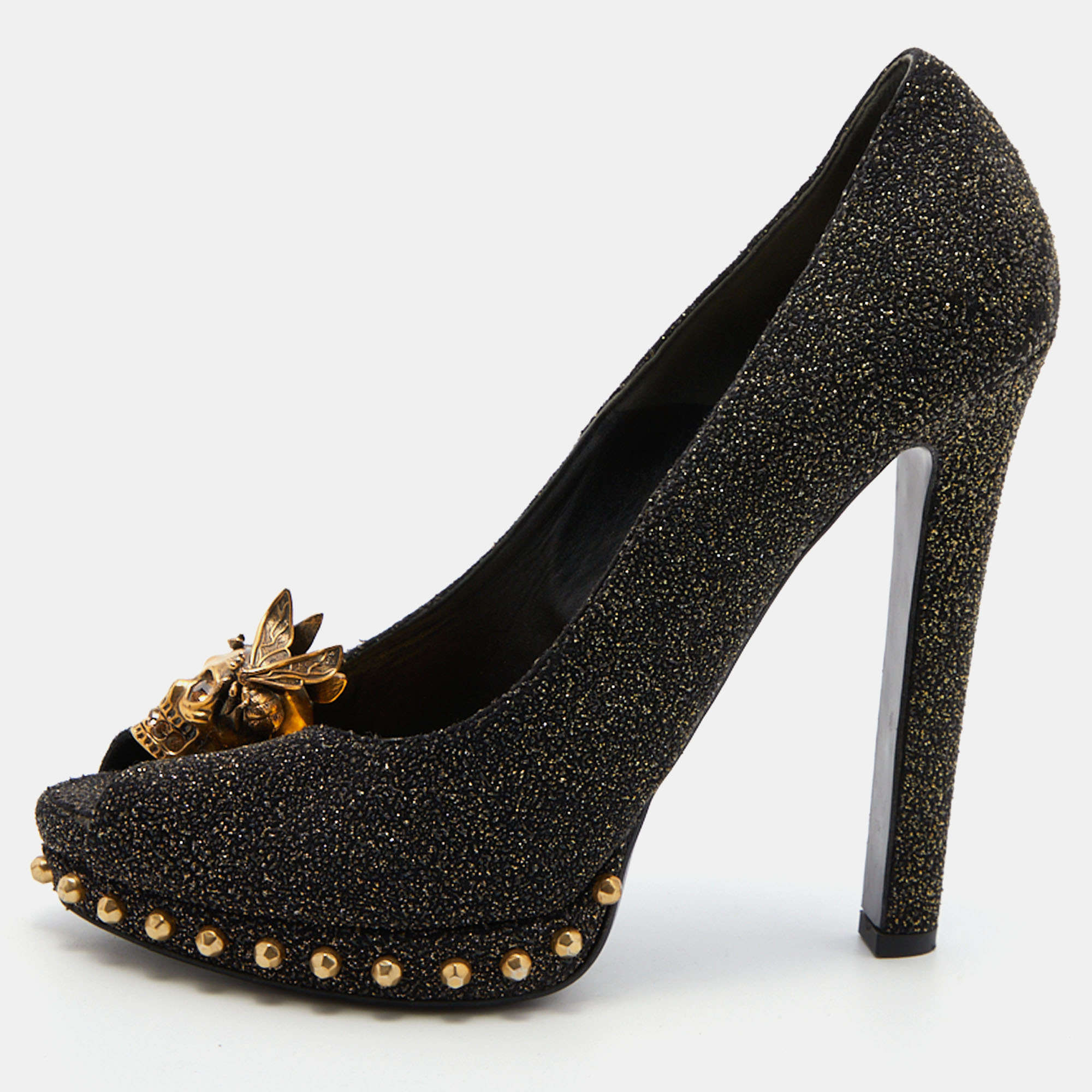 Pre-owned Alexander Mcqueen Black/gold Textured Suede Embellished Skull Peep Toe Pumps Size 39.5