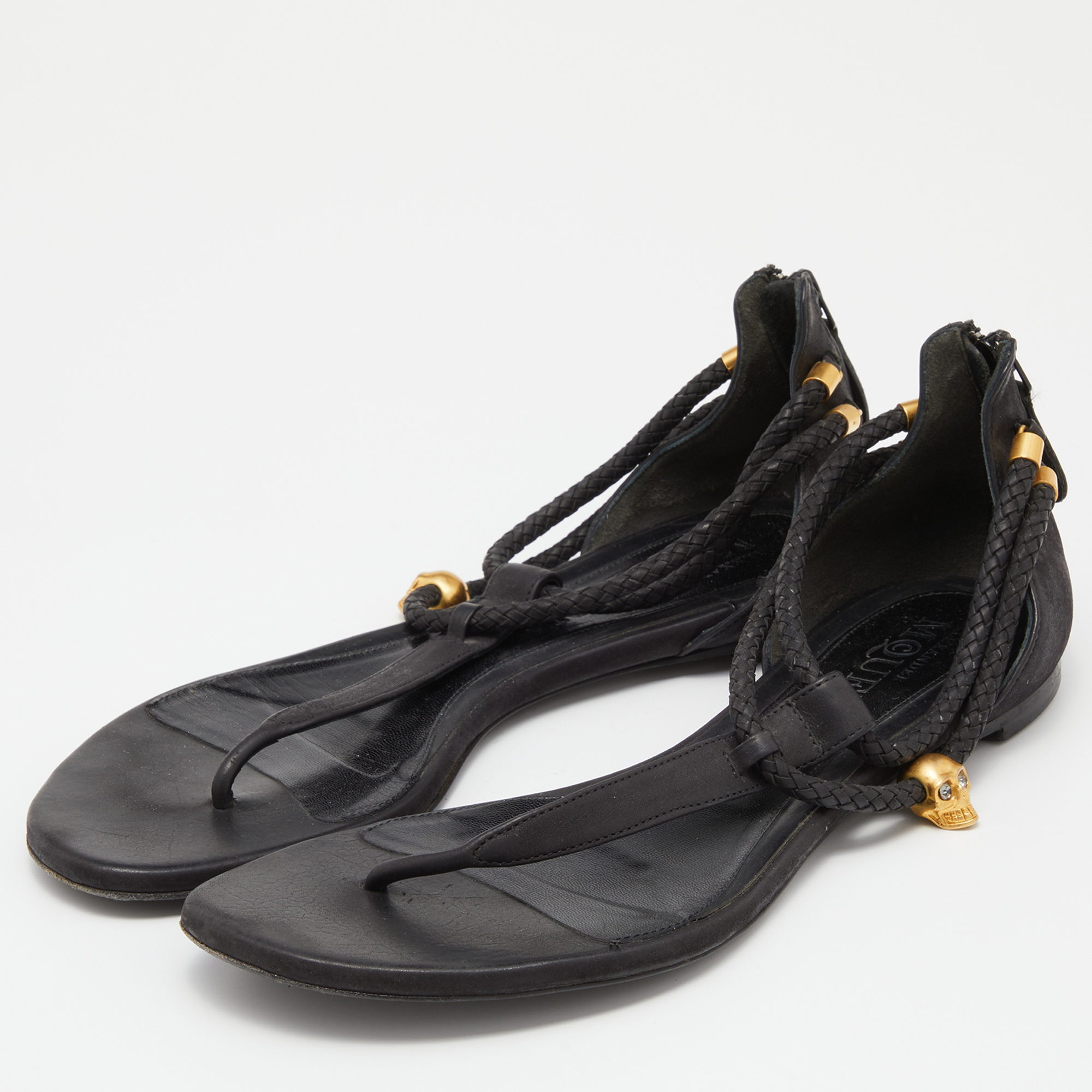 

Alexander McQueen Black Leather Skull Embellished Thong Flat Sandals Size