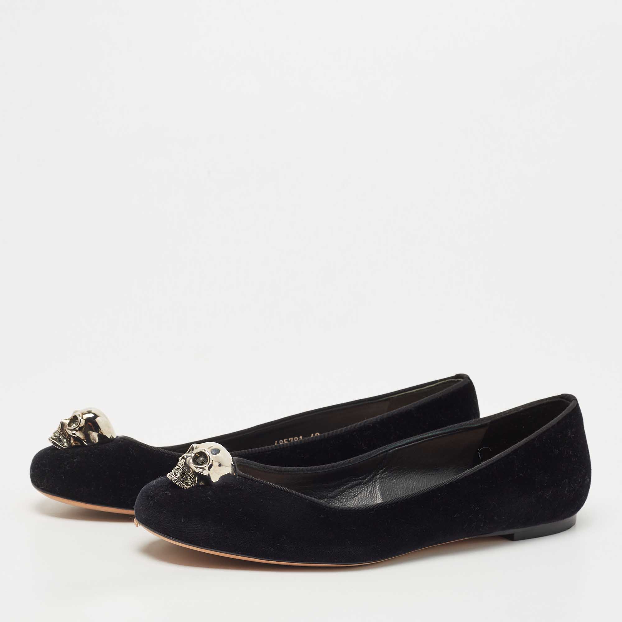 

Alexander McQueen Black Velvet Skull City Ballet Flats Size