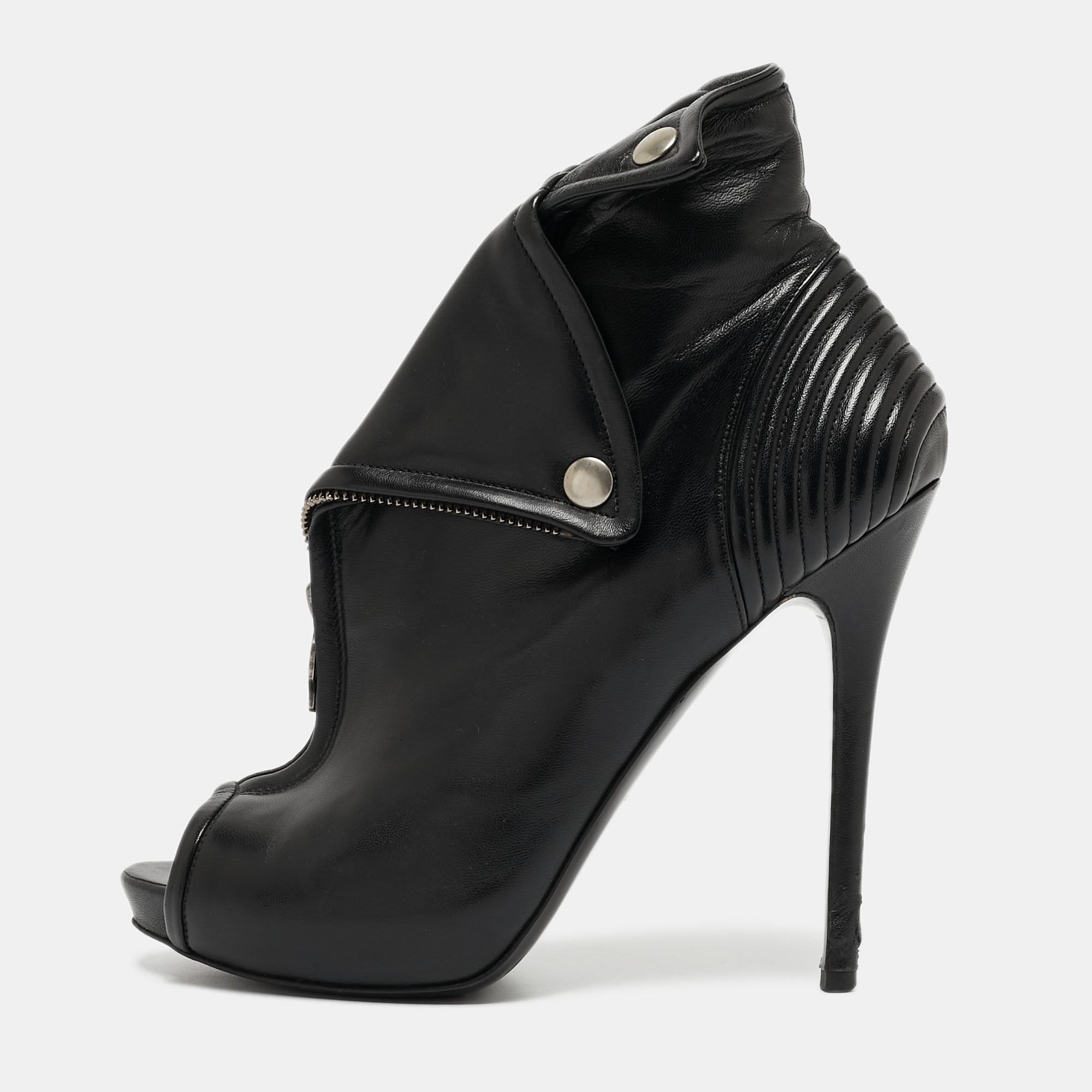 

Alexander McQueen Black Leather Faithful Skull Peep Toe Ankle Boots Size