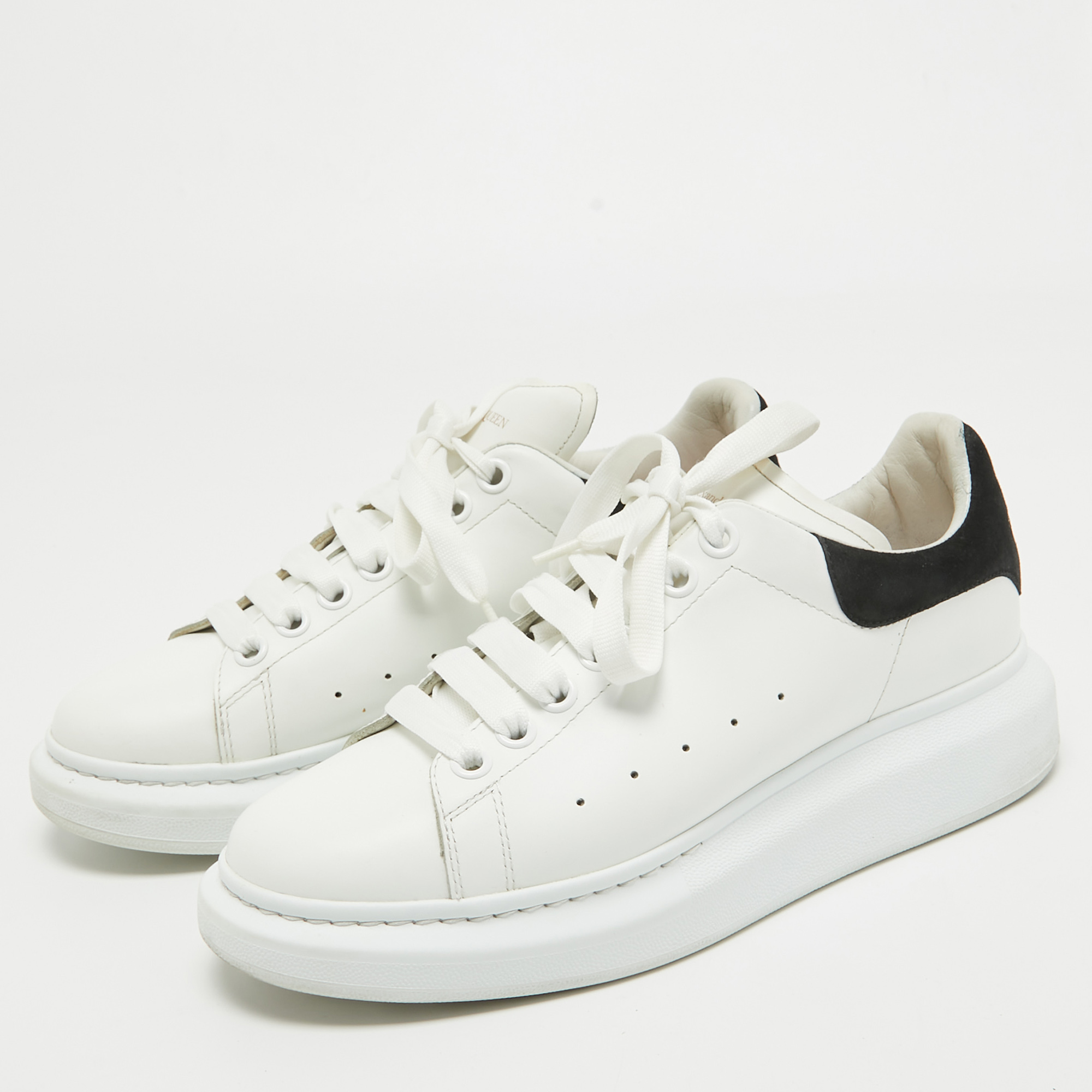 

Alexander McQueen White Leather Larry Low Top Sneakers Size