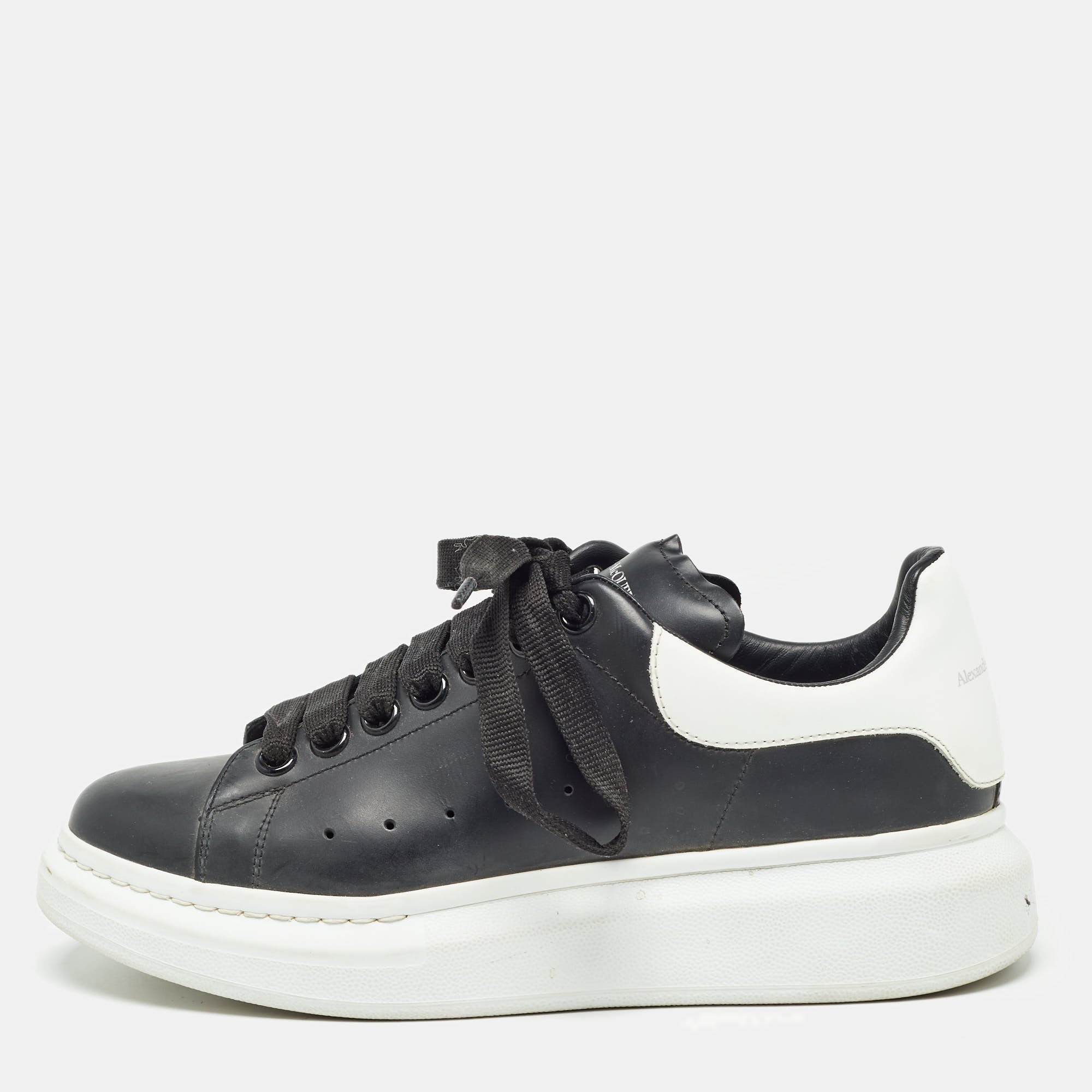 

Alexander McQueen Black/White Leather Oversized Sneakers Size