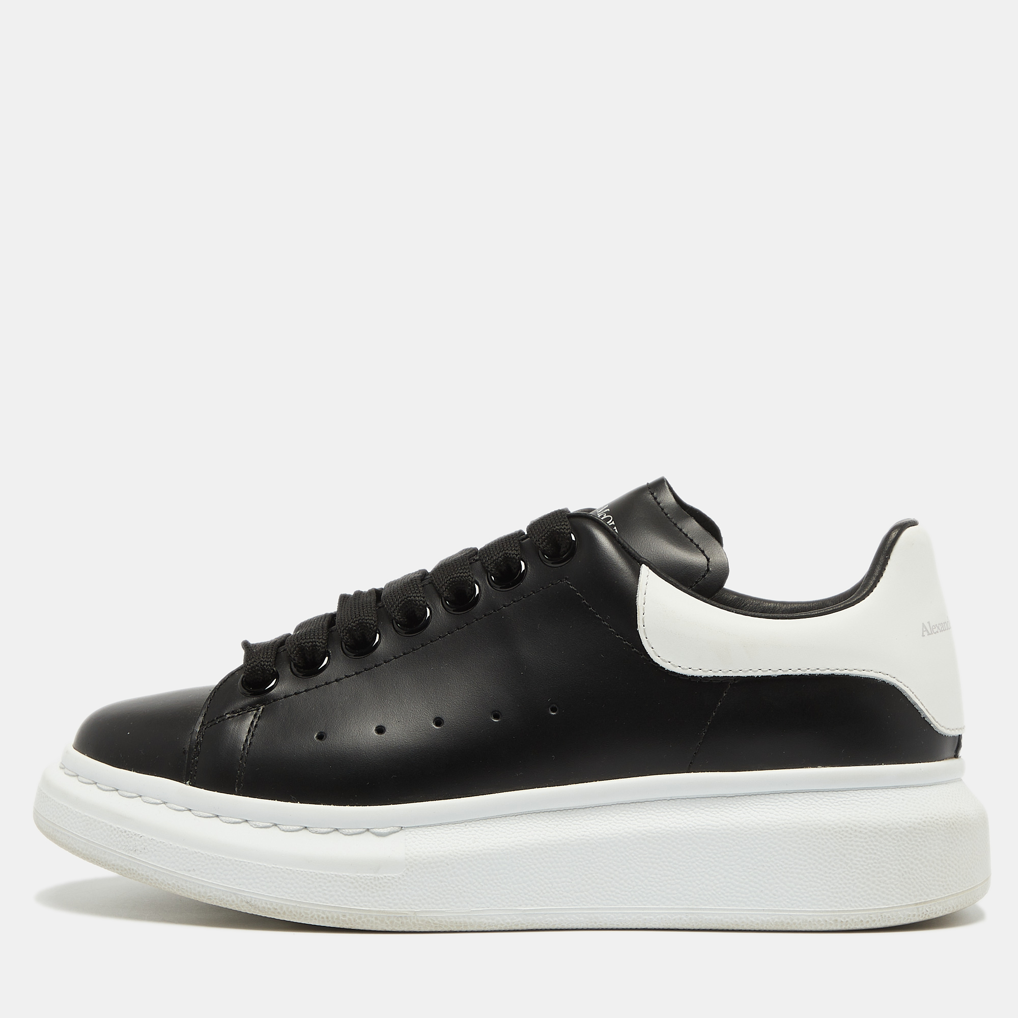 

Alexander McQueen Black/White Leather Oversized Sneakers Size
