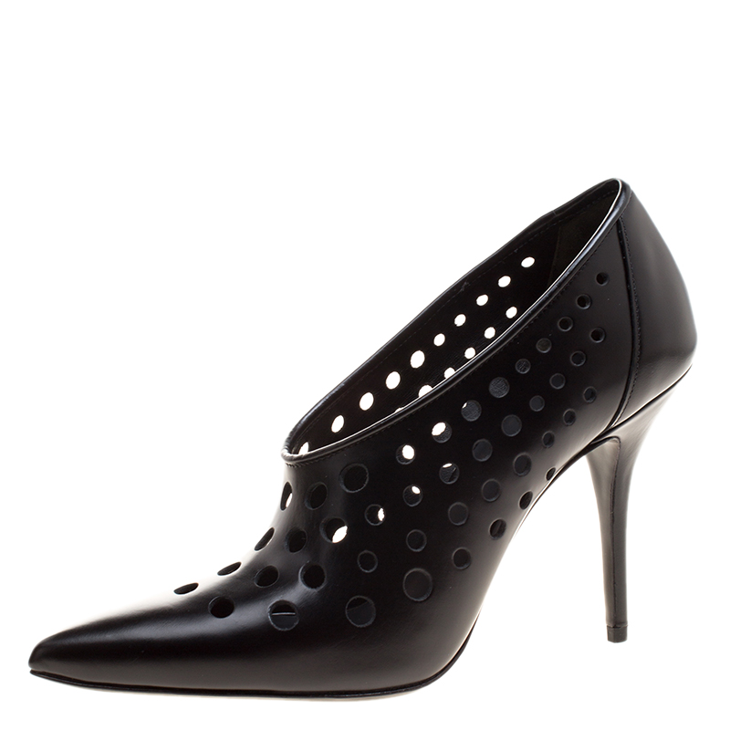 مملوكة مسبقًا Alexander Wang Black Perforated Leather Magdalenda Cutout Ankle Booties Size 37