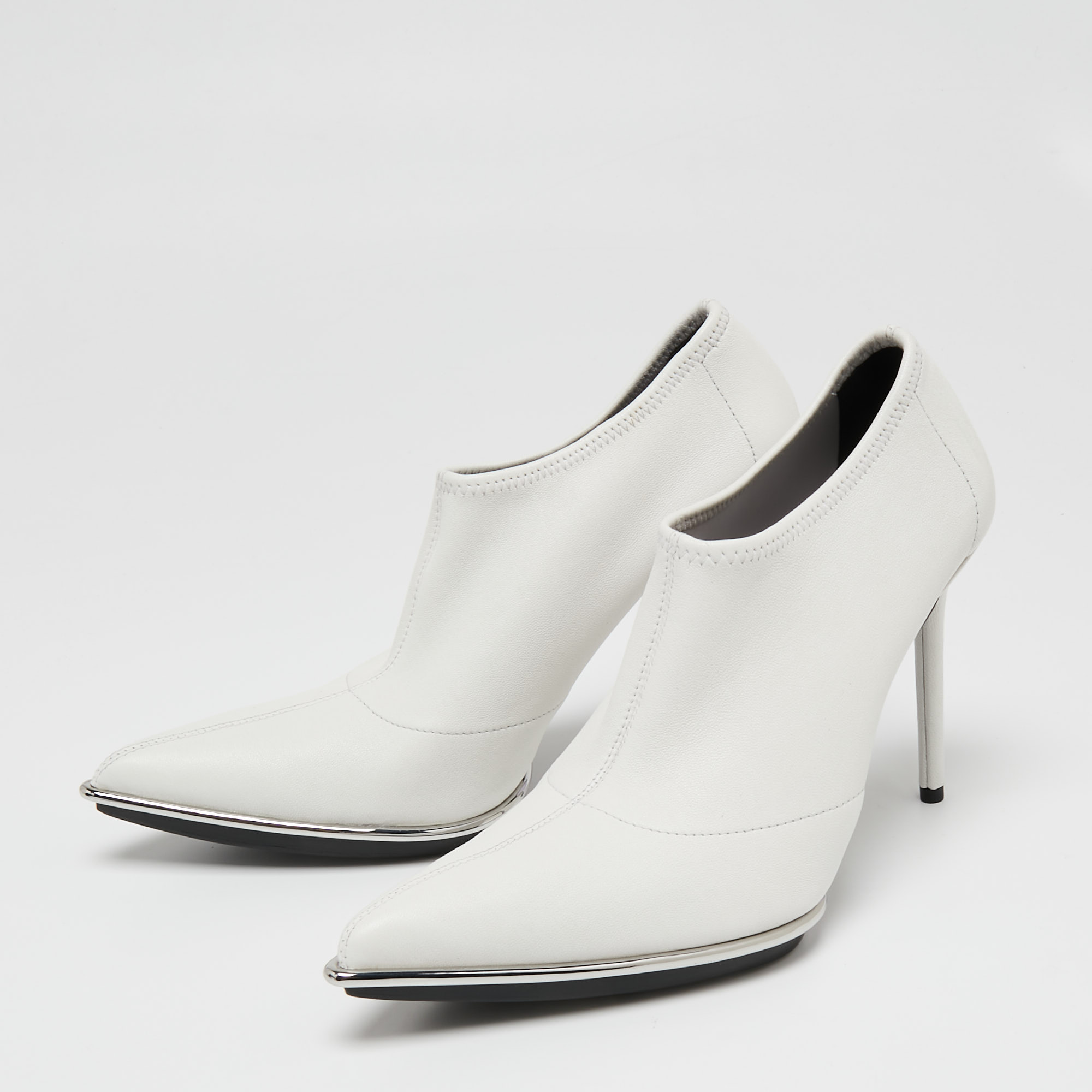 

Alexander Wang White Leather Pointed Toe Booties Size