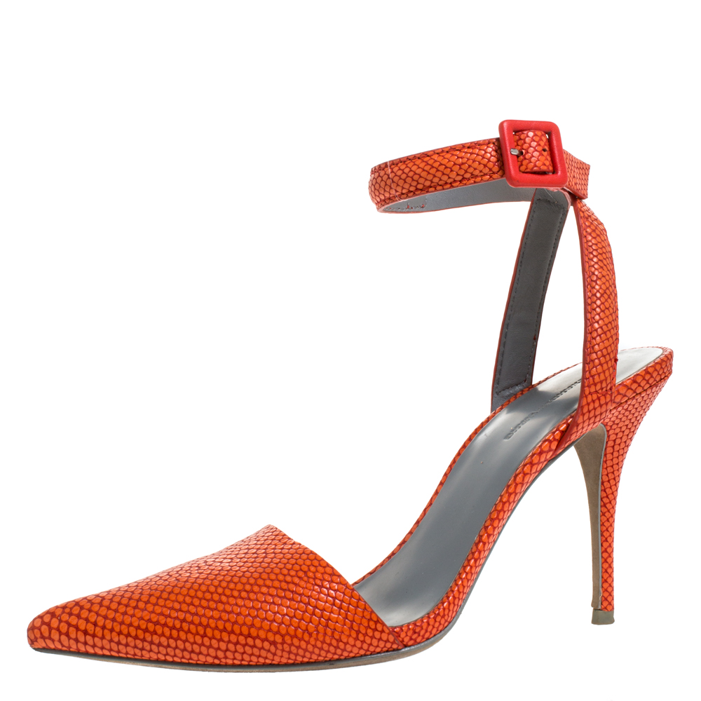 مملوكة مسبقًا صندل أليكساندر وانغ إيما جلد برتقالي منقوش بحزام للكاحل مقاس 38.5