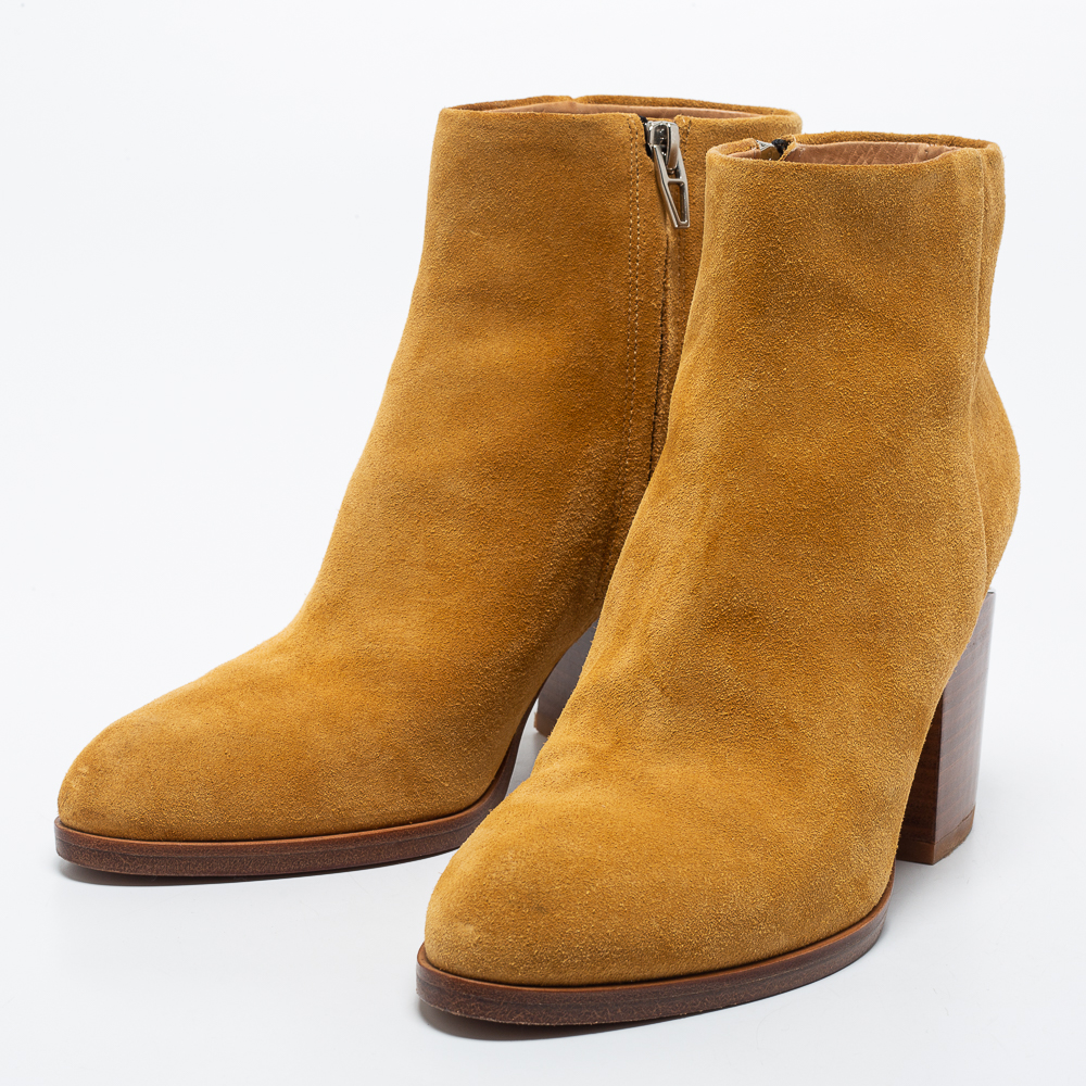 

Alexander Wang Light Brown Suede Ankle Boots Size