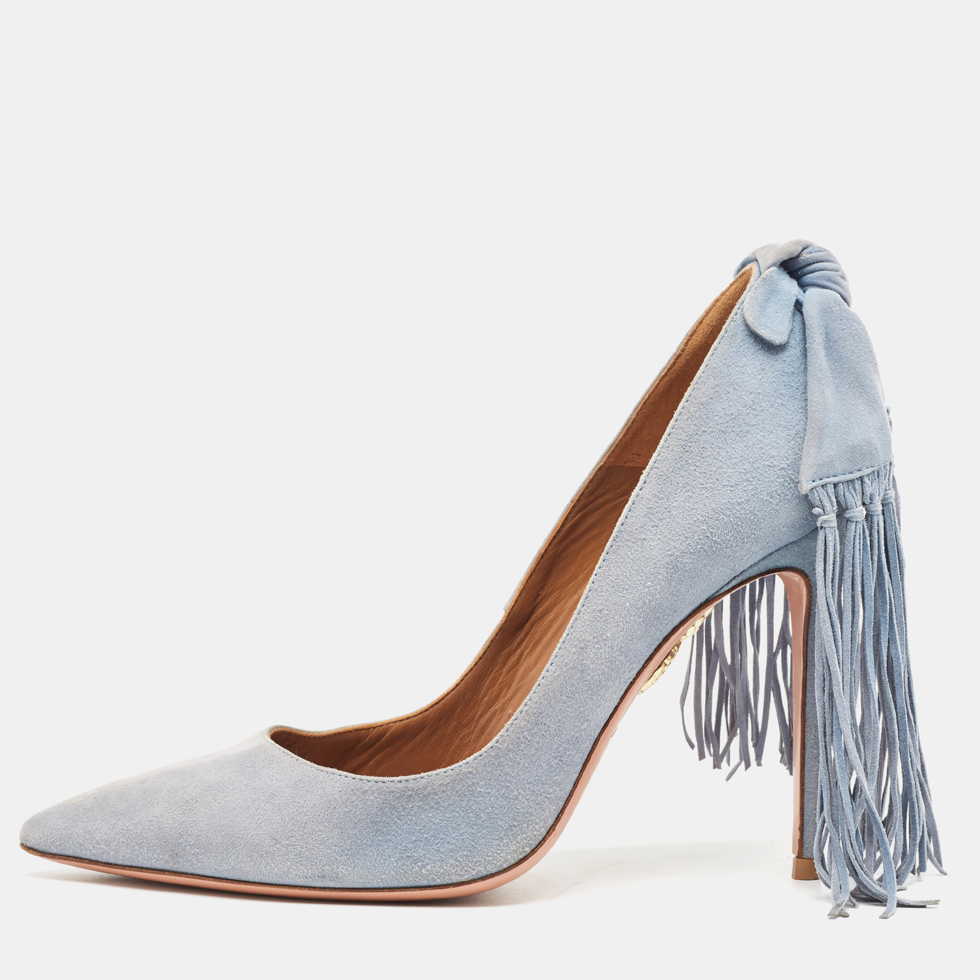 Discover footwear elegance with these Aquazzura womens pumps. Meticulously designed these heels seamlessly marry fashion and comfort ensuring you shine in every setting.