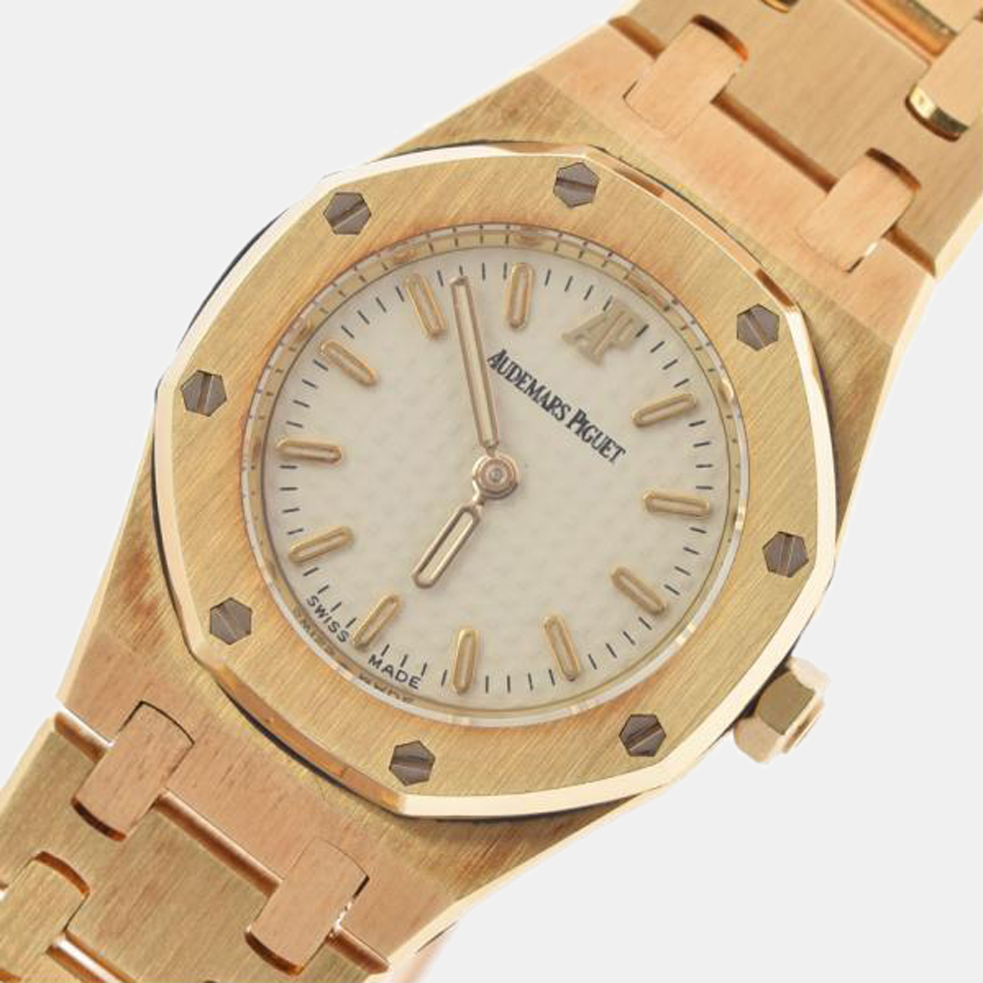 

Audemars Piguet White 18k Yellow Gold Royal Oak 67075BA.00.1100BA05 Quartz Women's Wristwatch 20 mm