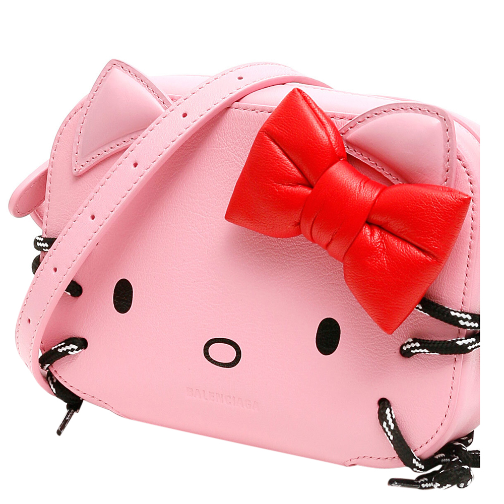 

Balenciaga Pink Leather  Hello Kitty ​​Camera Bag