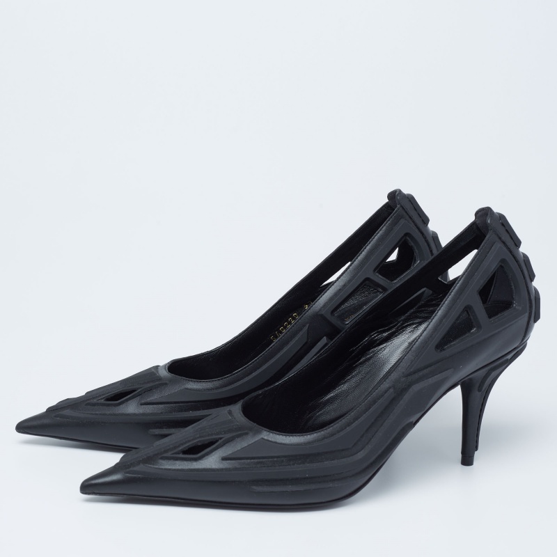 

Balenciaga Black Leather And Rubber Cut Out Pointed Toe Pumps Size