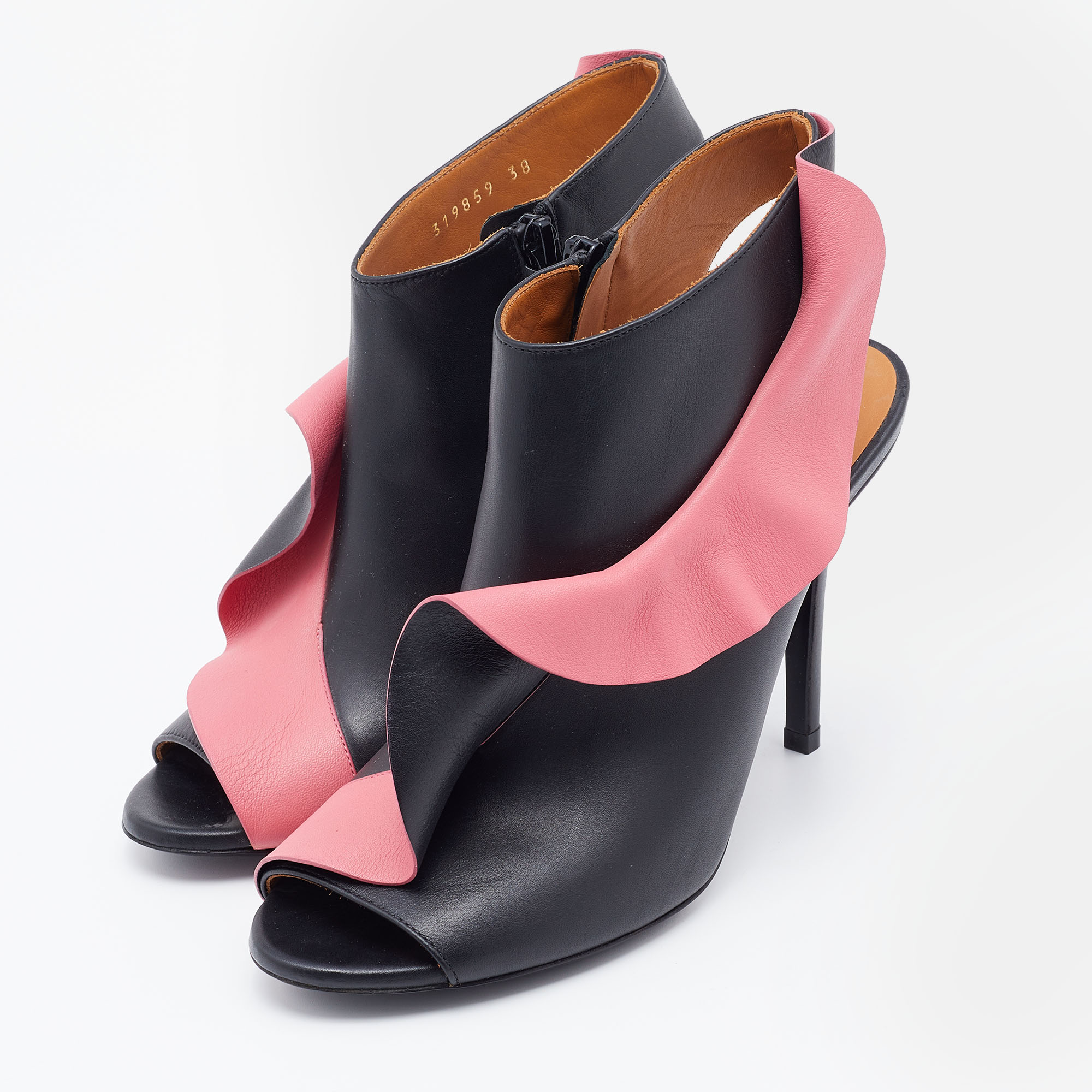 

Balenciaga Black/Pink Leather Ruffle Trim Booties Size