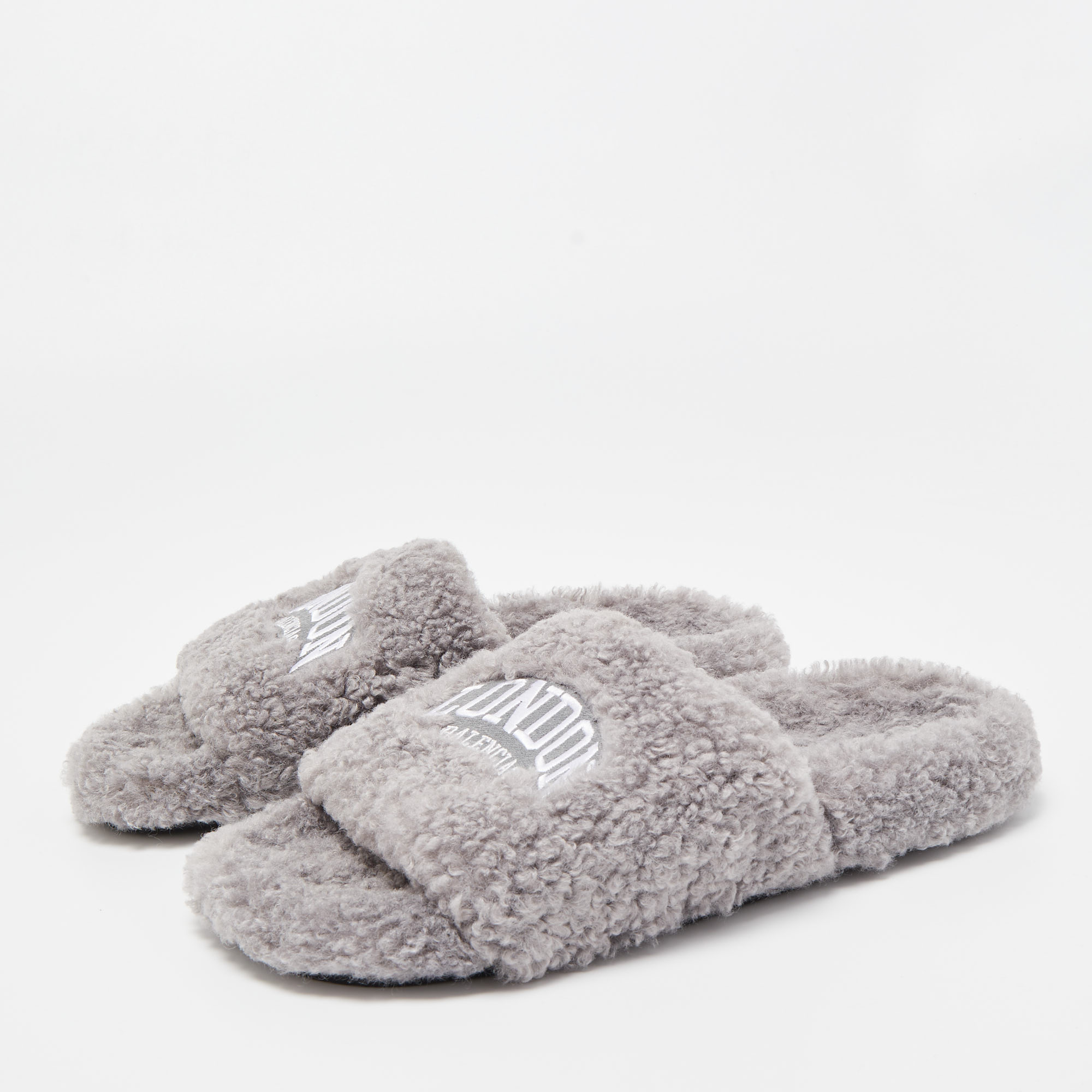 

Balenciaga Grey Shearling Fur Flat Slides Size