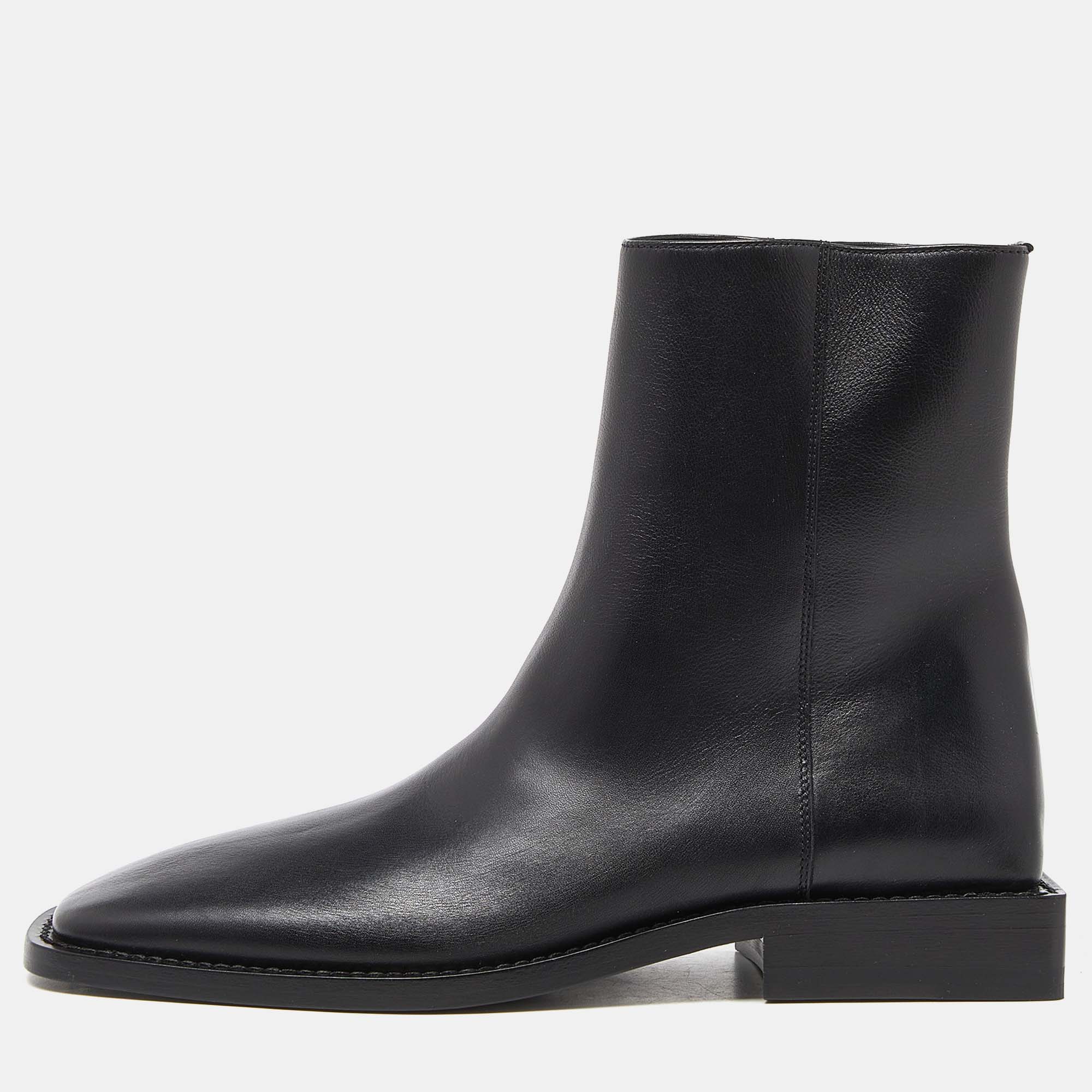 

Balenciaga Black Leather Ankle Boots Size