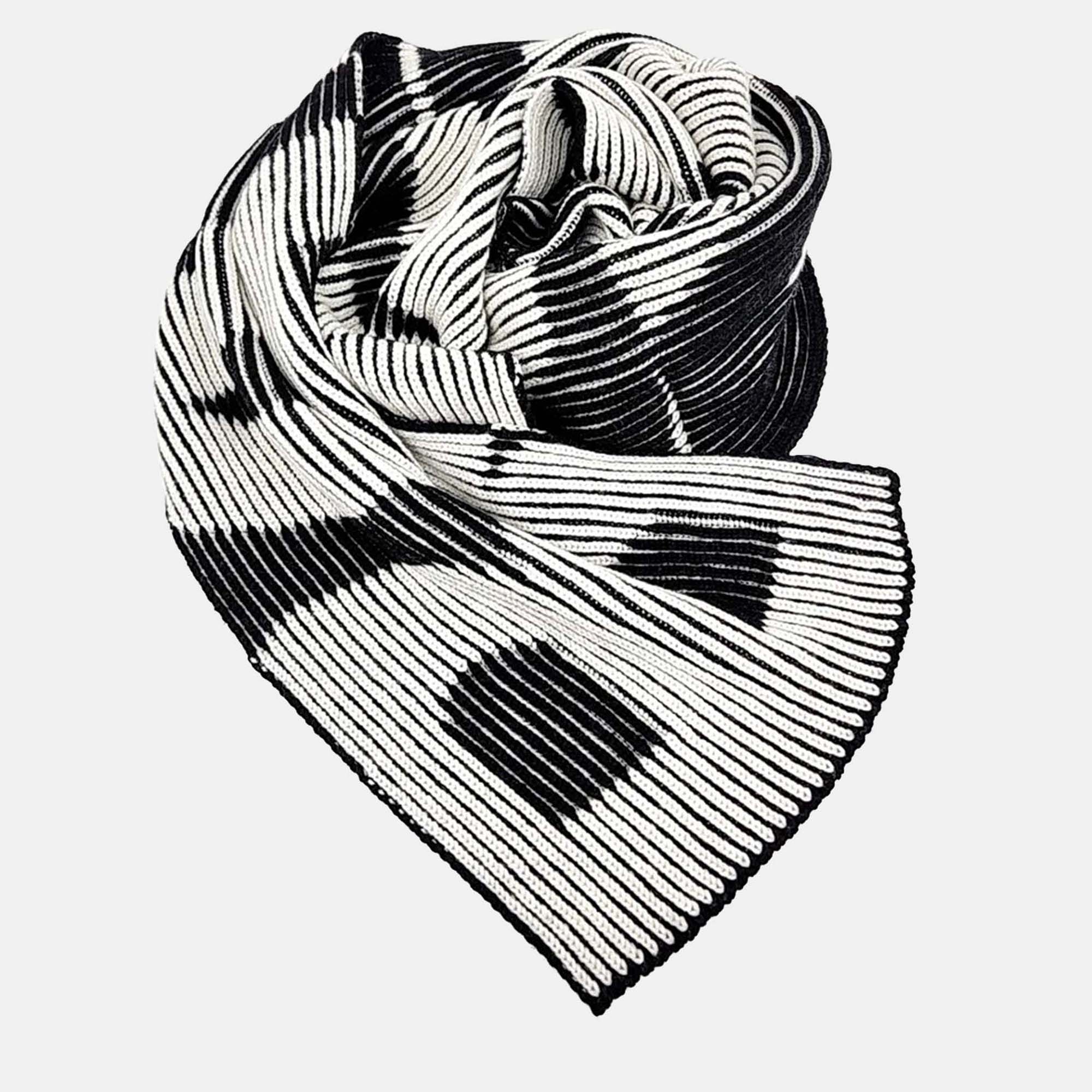 

Balenciaga Black/White Wool Muffler