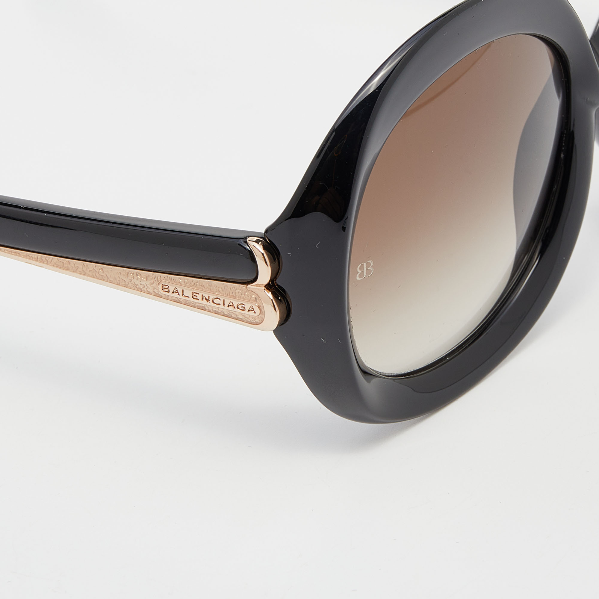 

Balenciaga Black/ Brown Gradient BA7 Oversized Sunglasses