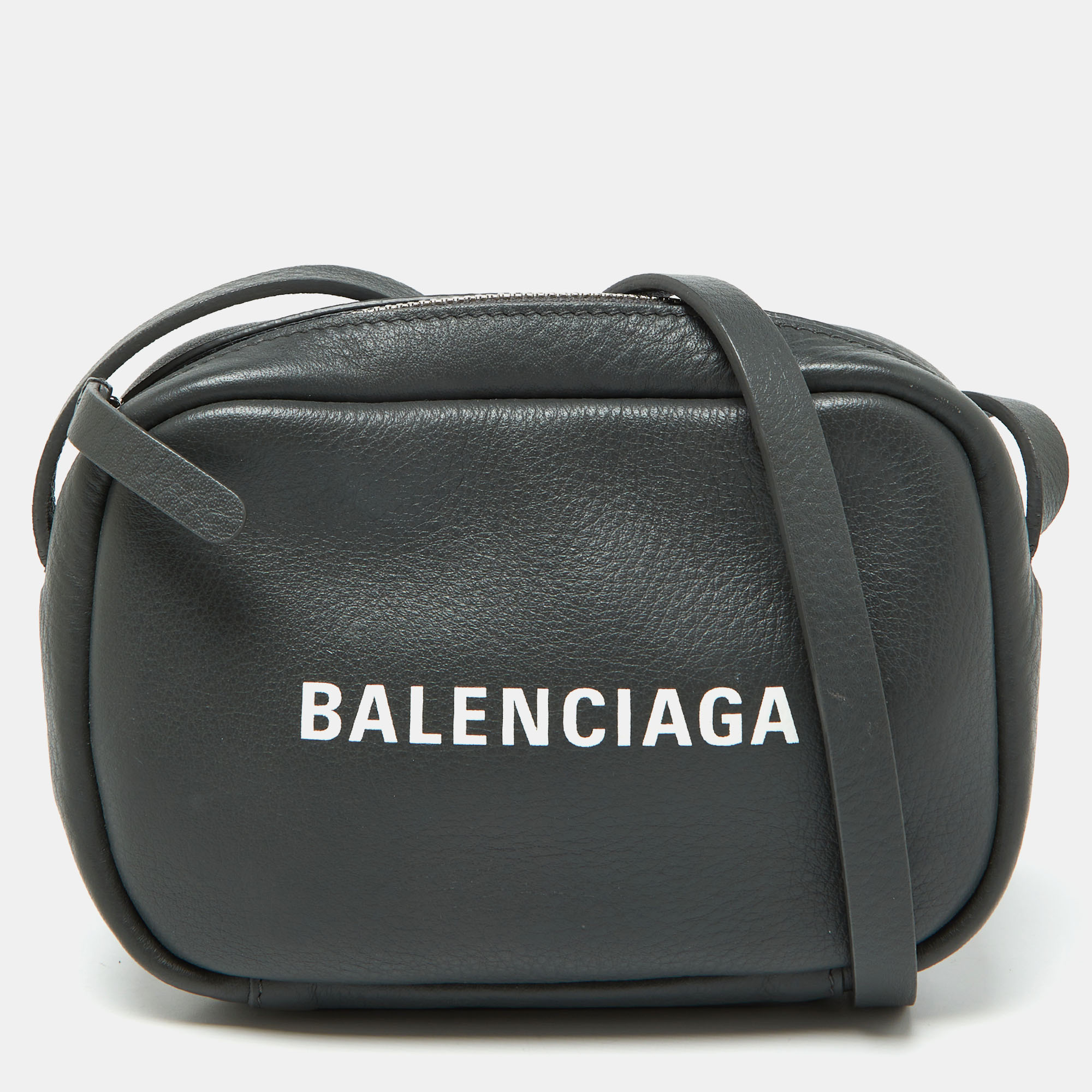 

Balenciaga Grey Leather Extra Small Everyday Camera Bag