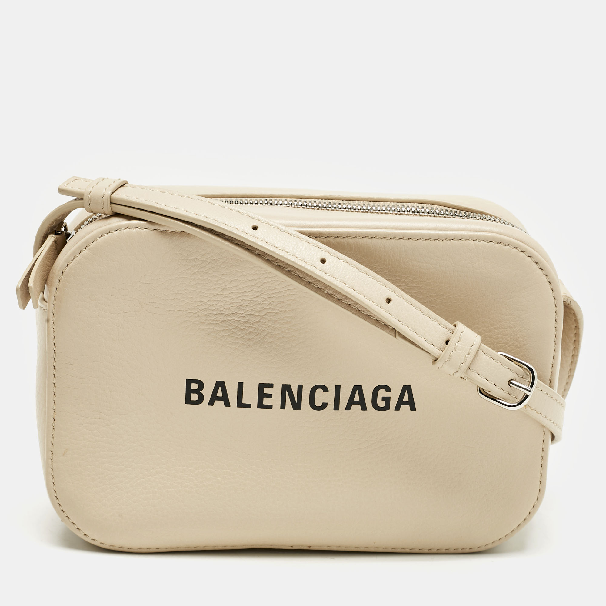 

Balenciaga Beige Leather  Everyday Camera Crossbody Bag