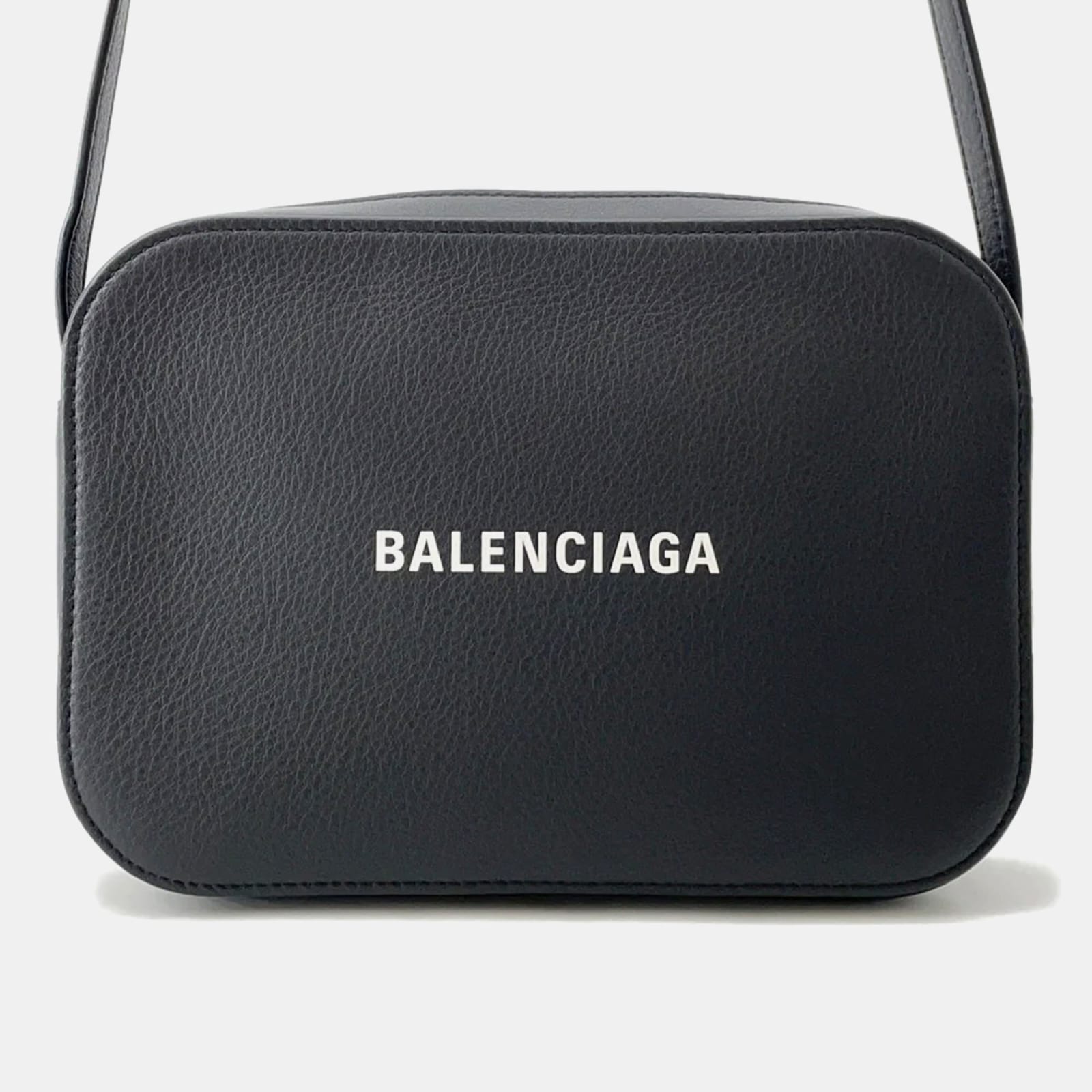 

Balenciaga Everyday Camera Bag Black Leather Size