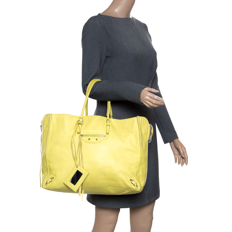 

Balenciaga Jaune Poussin Leather Papier A4 Tote, Yellow