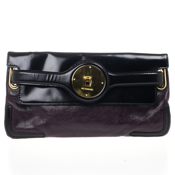 مملوكة مسبقًا Balenciaga Black Leather Lune Clutch