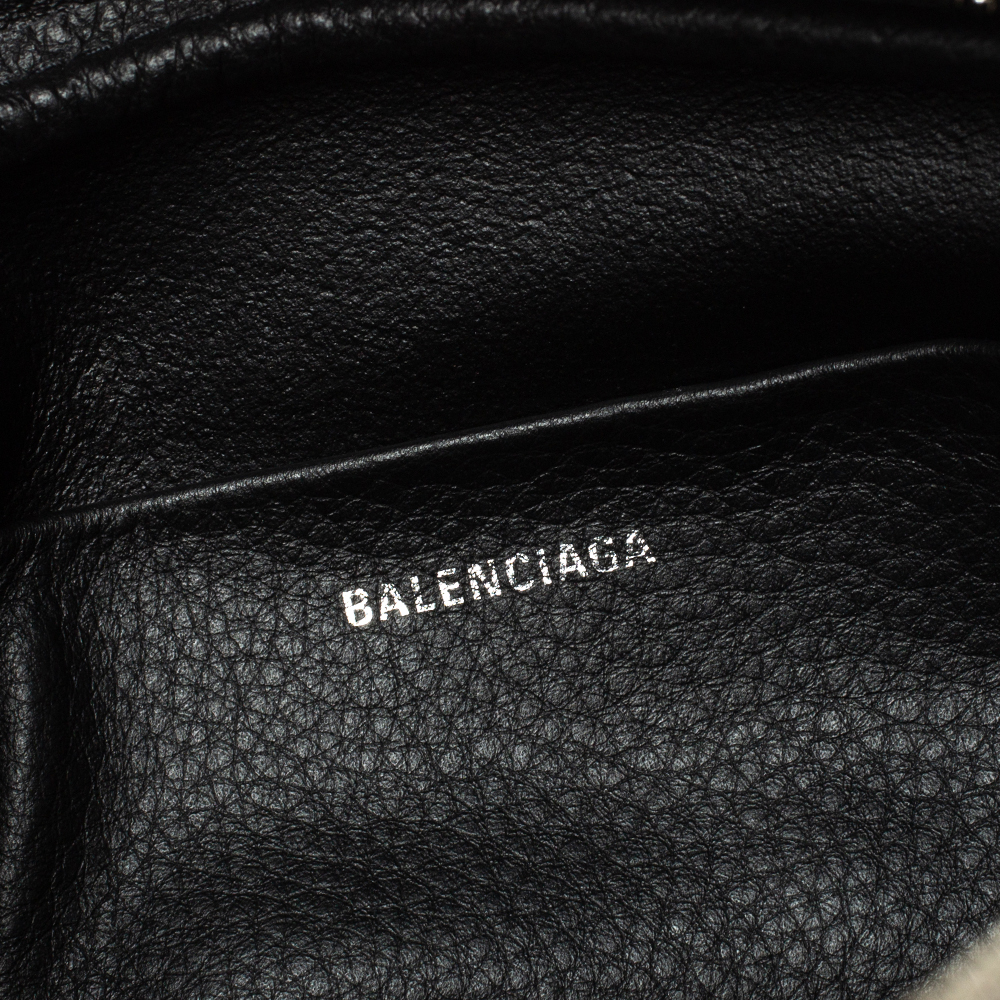 Balenciaga Medium Puppy and Kitten Leather Tote Bag (SHG-35044) – LuxeDH