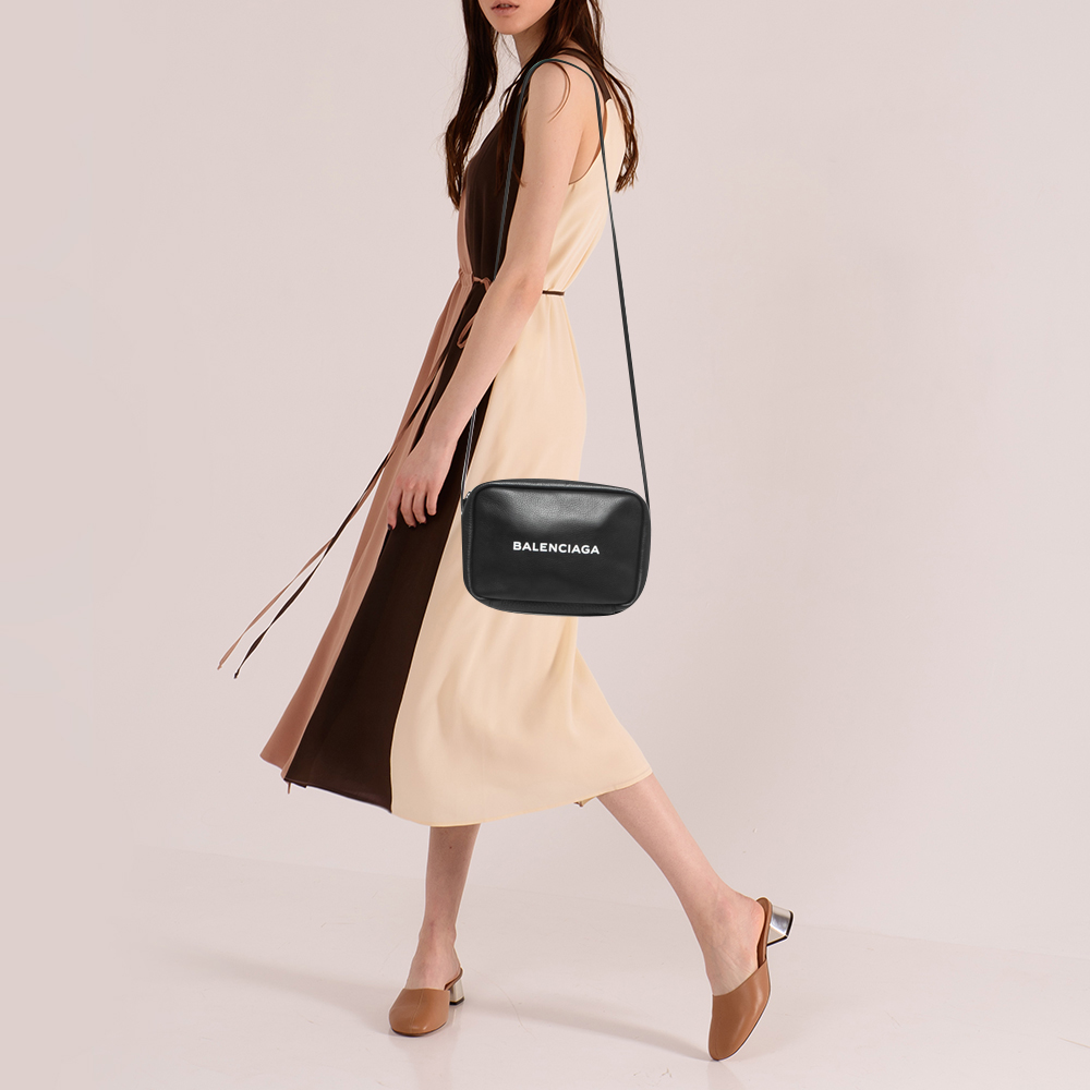 

Balenciaga Black Leather Everyday Camera Shoulder Bag