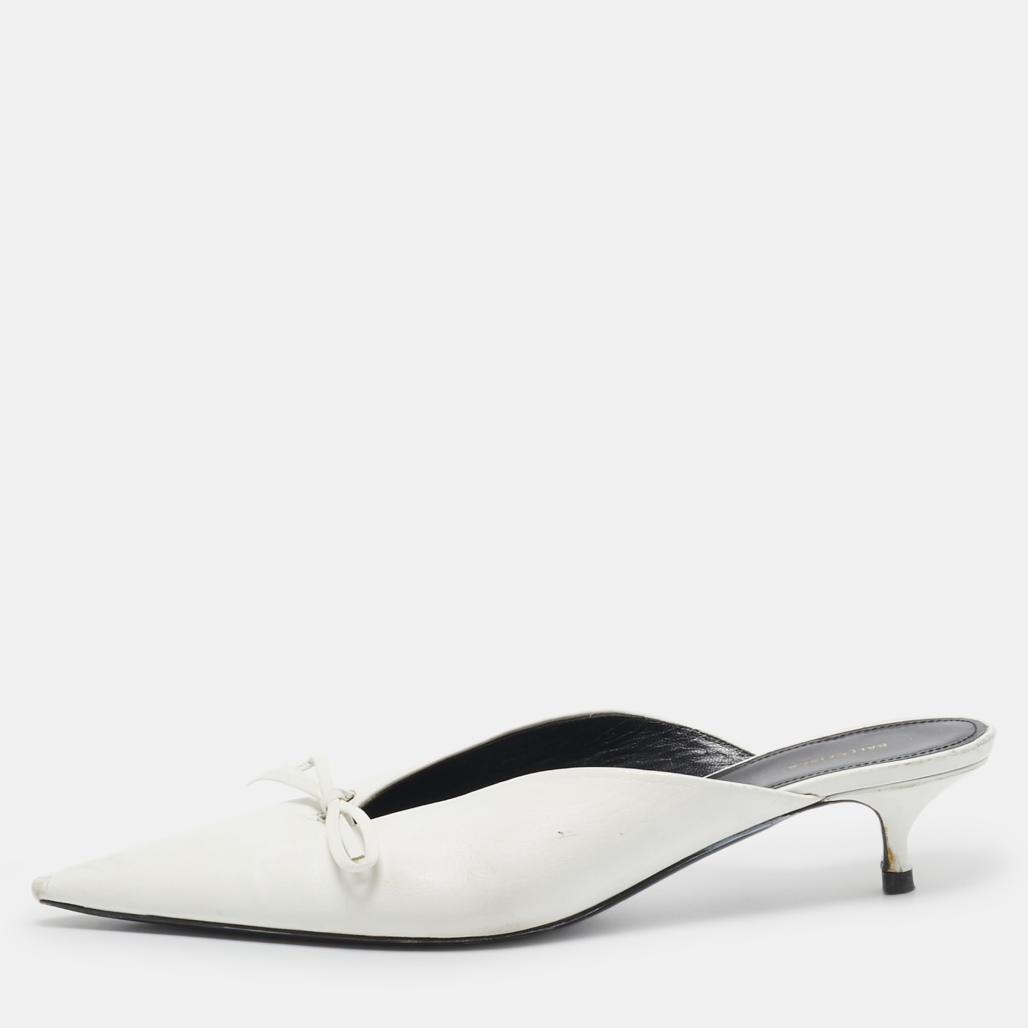 

Balenciaga White Leather Knife Bow Mules Size