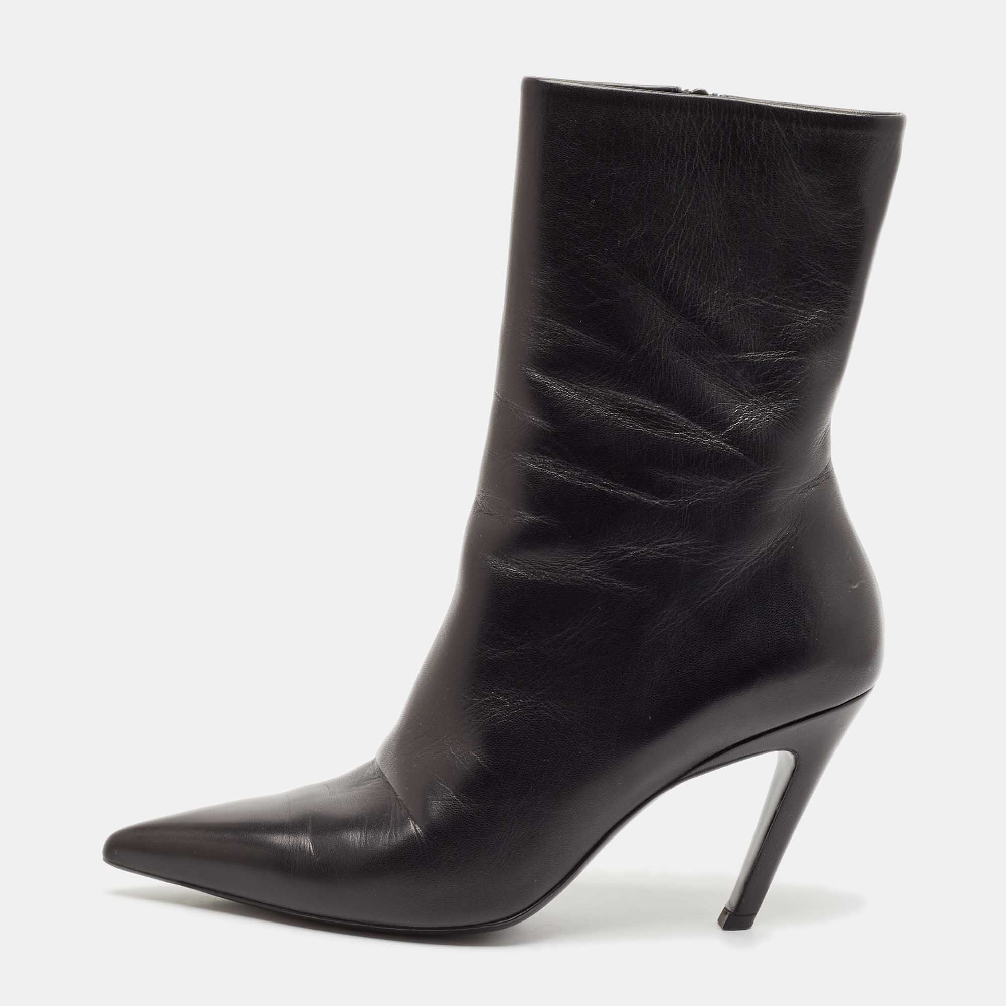 

Balenciaga Black Leather Pointed Toe Ankle Boots Size