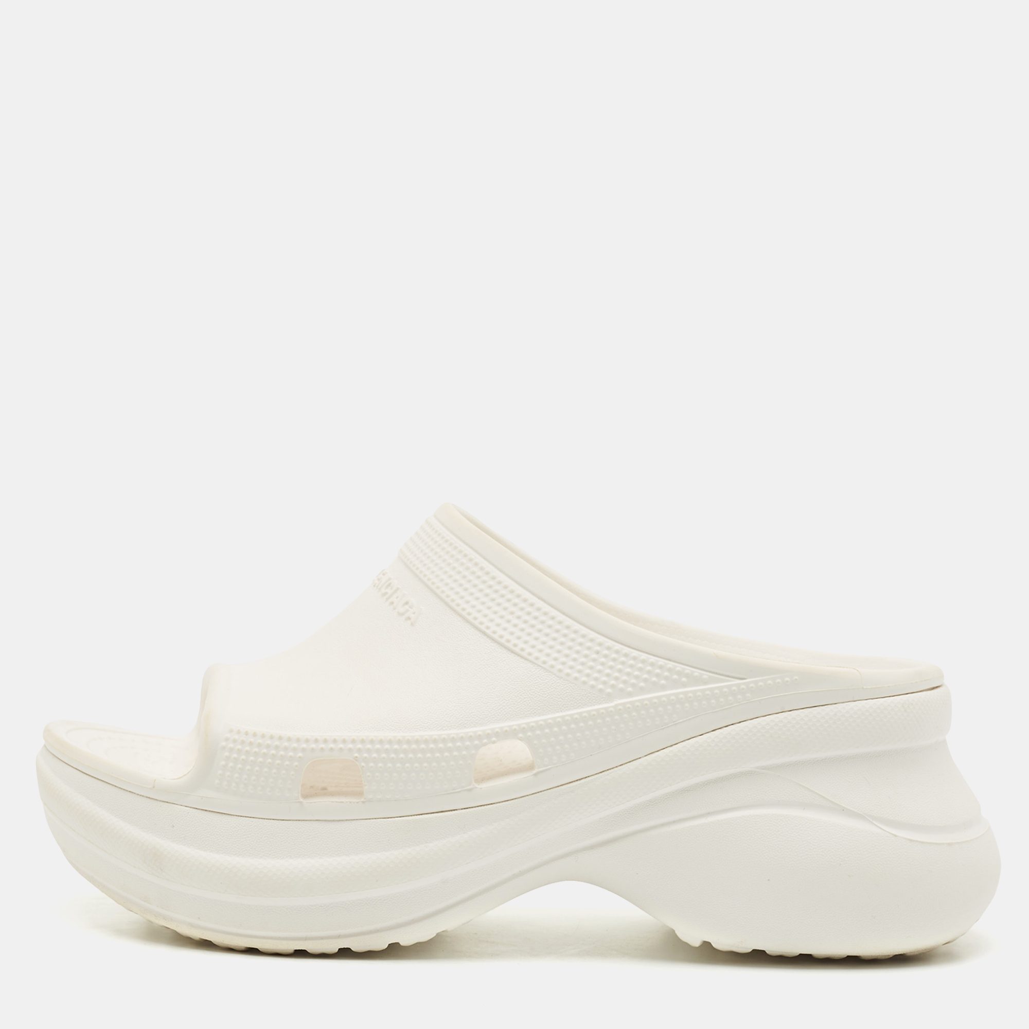 

Balenciaga x Crocs White Rubber Pool Slides Size
