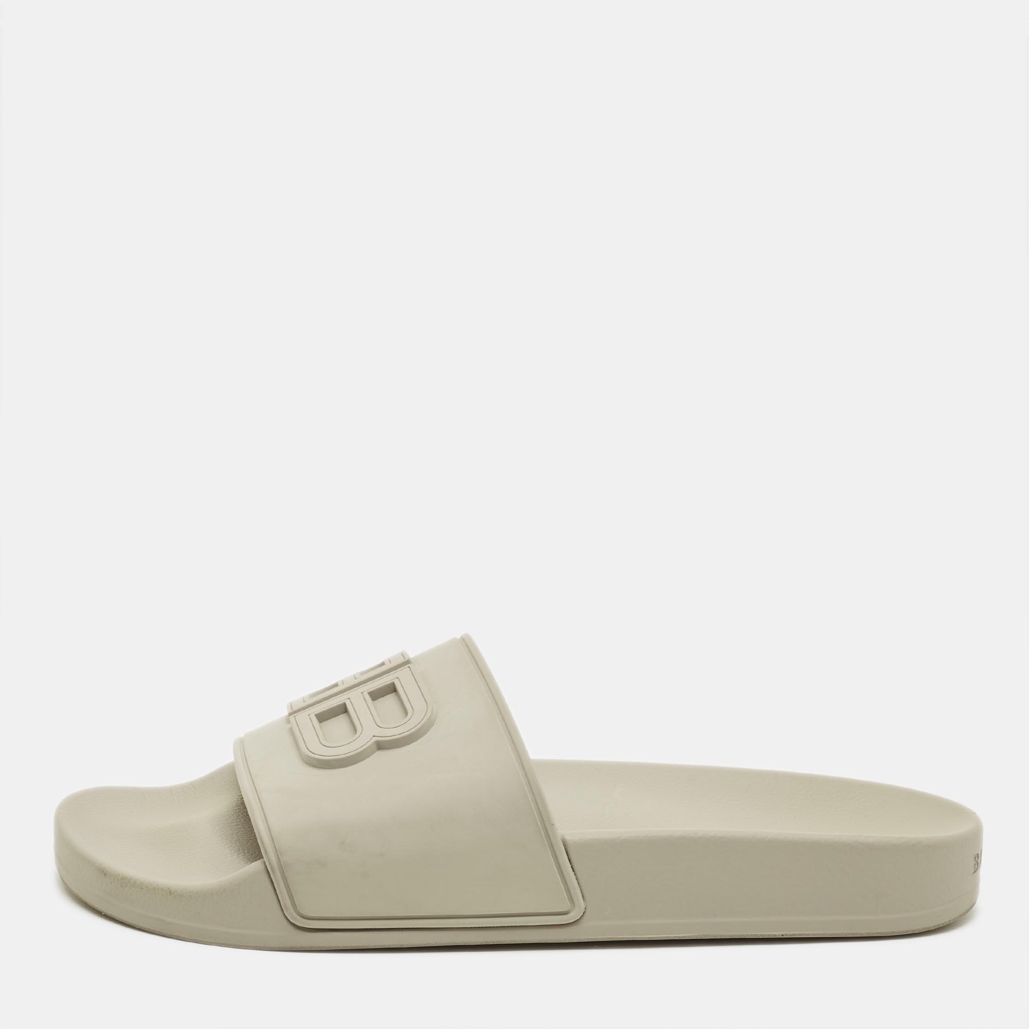 

Balenciaga BB Logo Size  Grey Rubber Pool Slide