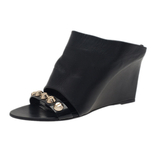 مملوكة مسبقًا  صندل بالنسيياغا أرينا جلد مرصع أسود مقاس 37