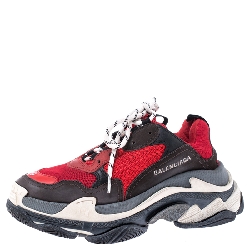 Pre Owned حذاء رياضي بالنسياغا Triple S جلد ونوبوك وشبك متعدد الألوان مقاس 39