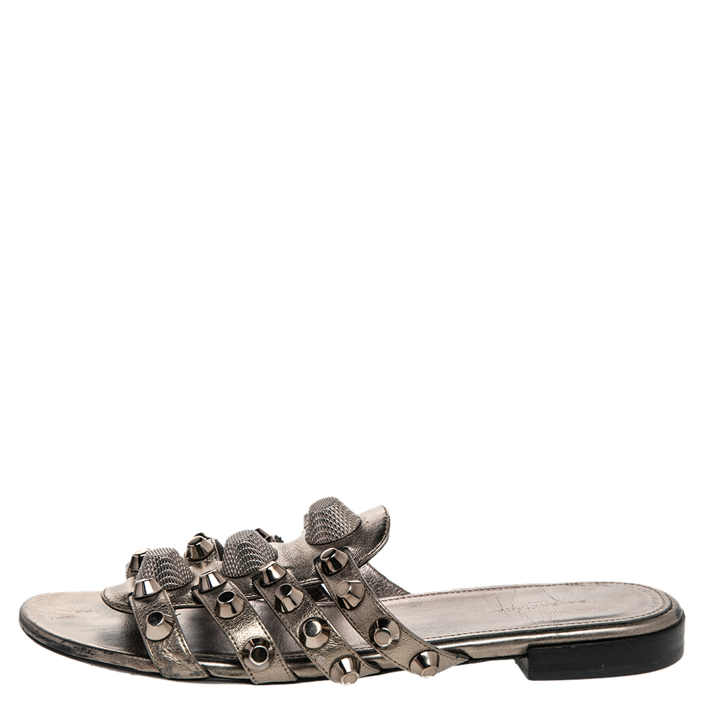 

Balenciaga Gris Leather Arena Studded Flat Sandals Size, Metallic