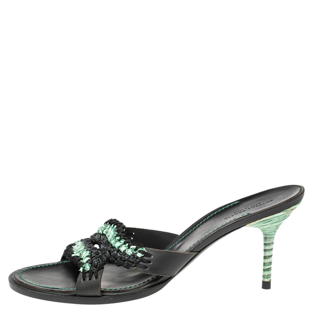 

Bottega Veneta Green/Black Raffia And Leather Open Toe Slide Sandals Size