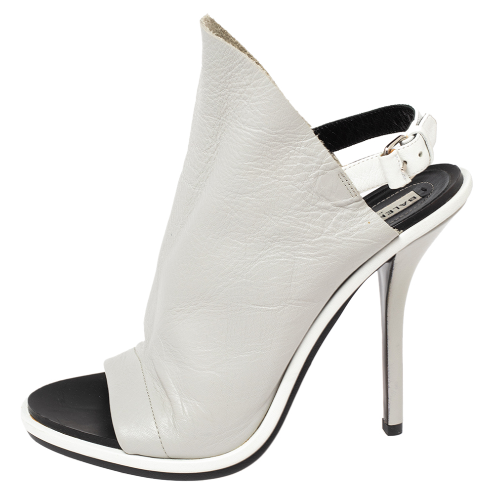 

Balenciaga Silver Leather Glove Slingback Sandals Size, Grey