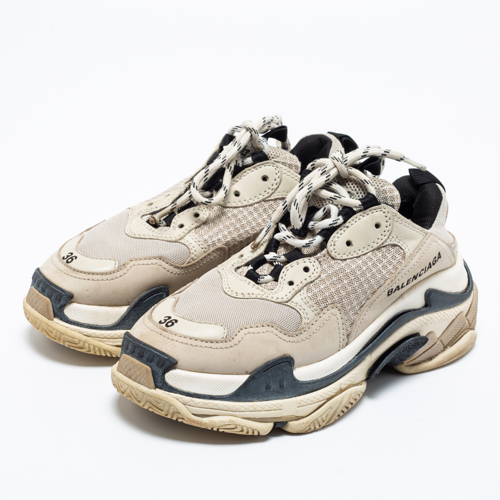 

Balenciaga Light Grey/Black Leather And Mesh Triple S Sneakers Size