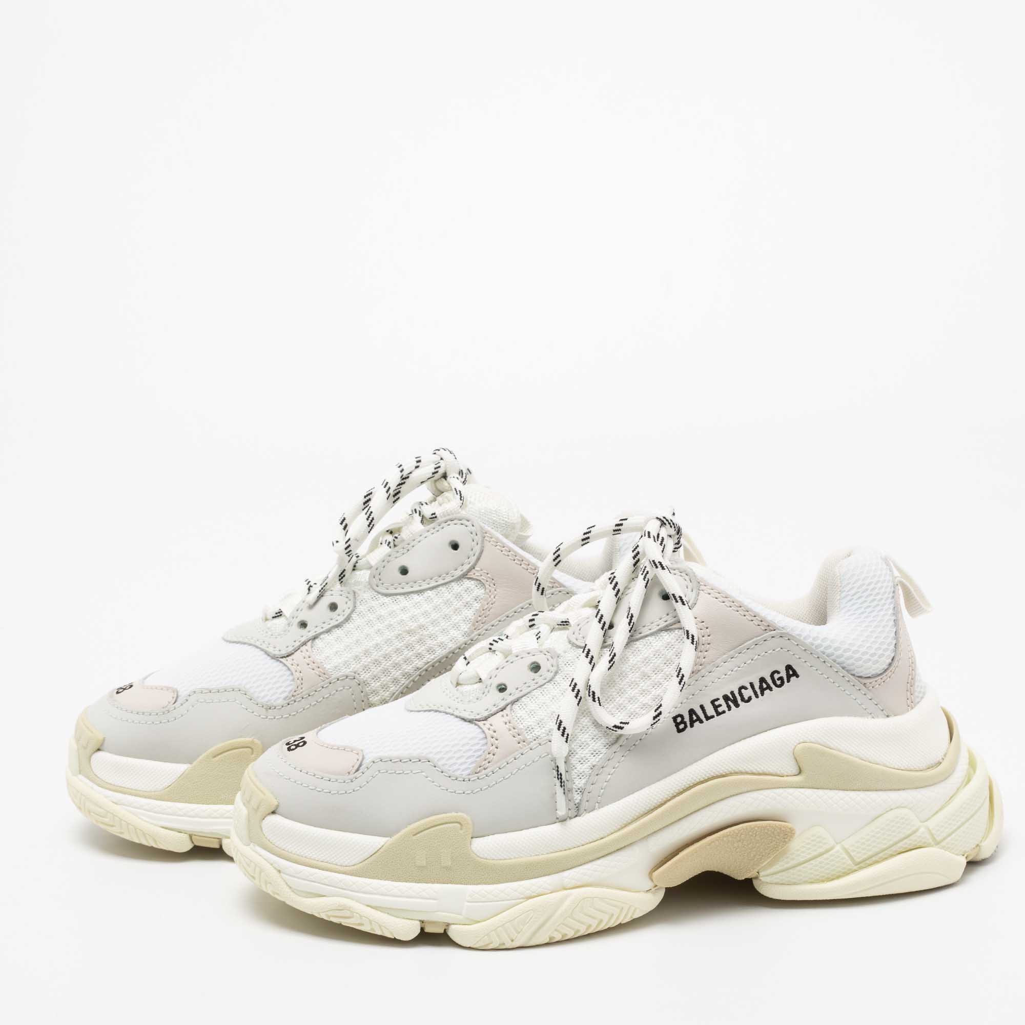 

Balenciaga White/Grey Mesh and Leather Triple S Low-Top Sneakers Size
