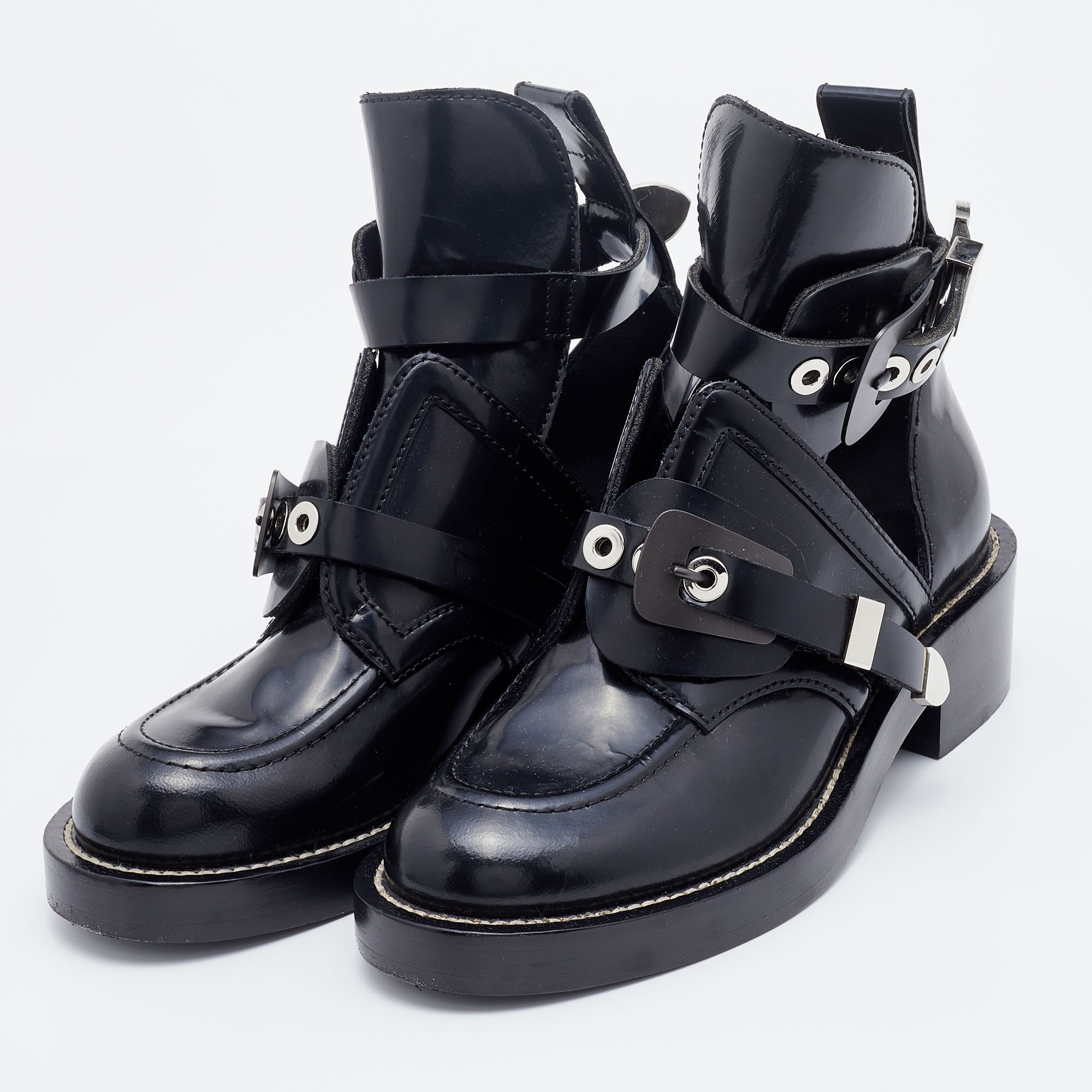 

Balenciaga Black Leather Ceinture Ankle Boots Size